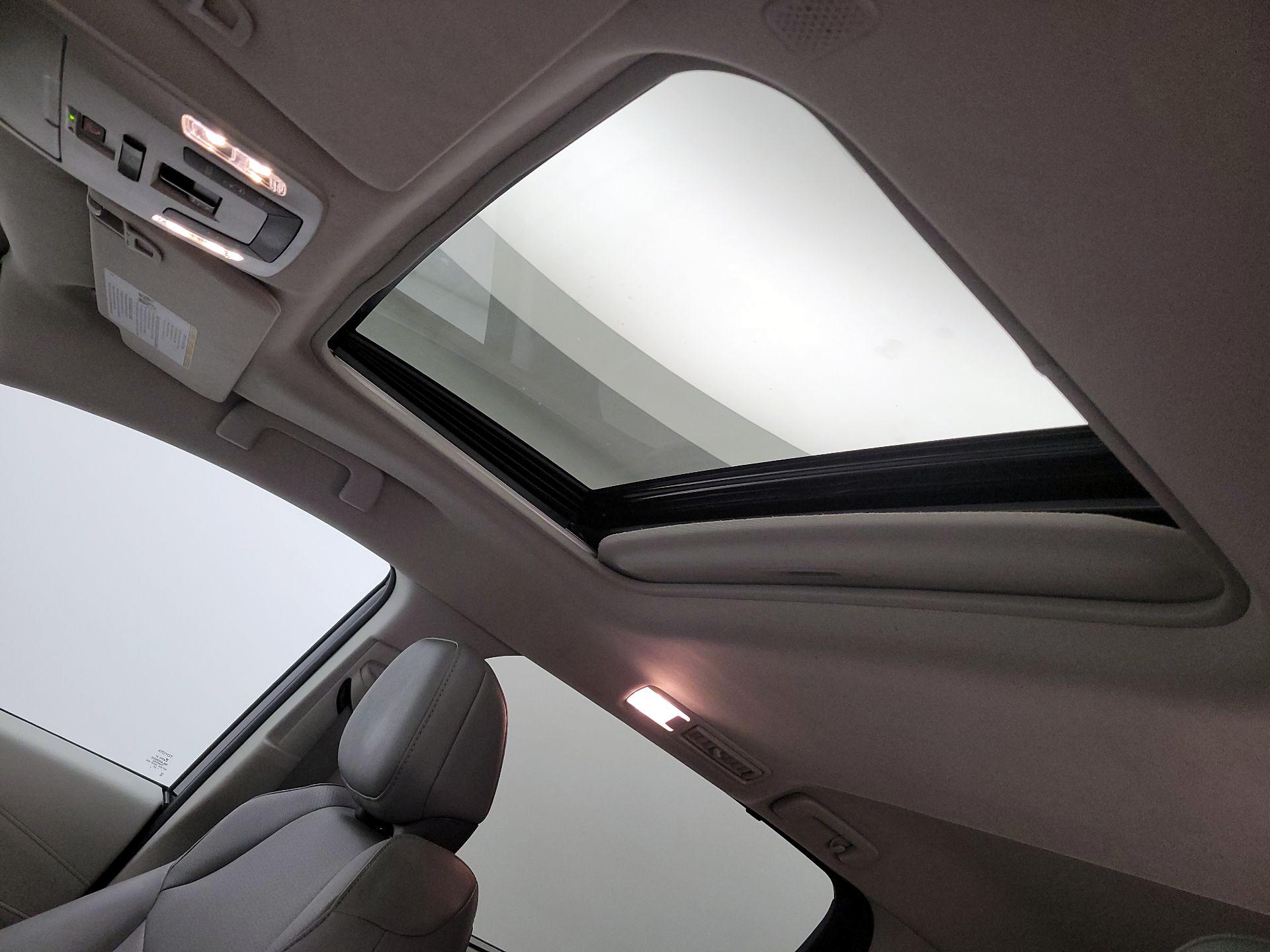 Thumbnail: 2024 Toyota Sienna - 19