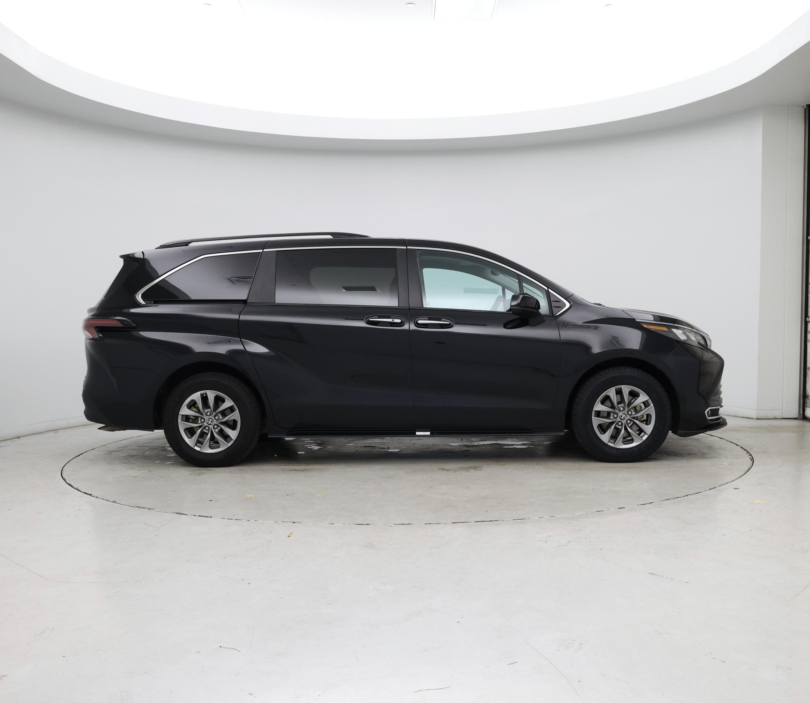 Thumbnail: 2024 Toyota Sienna - 7