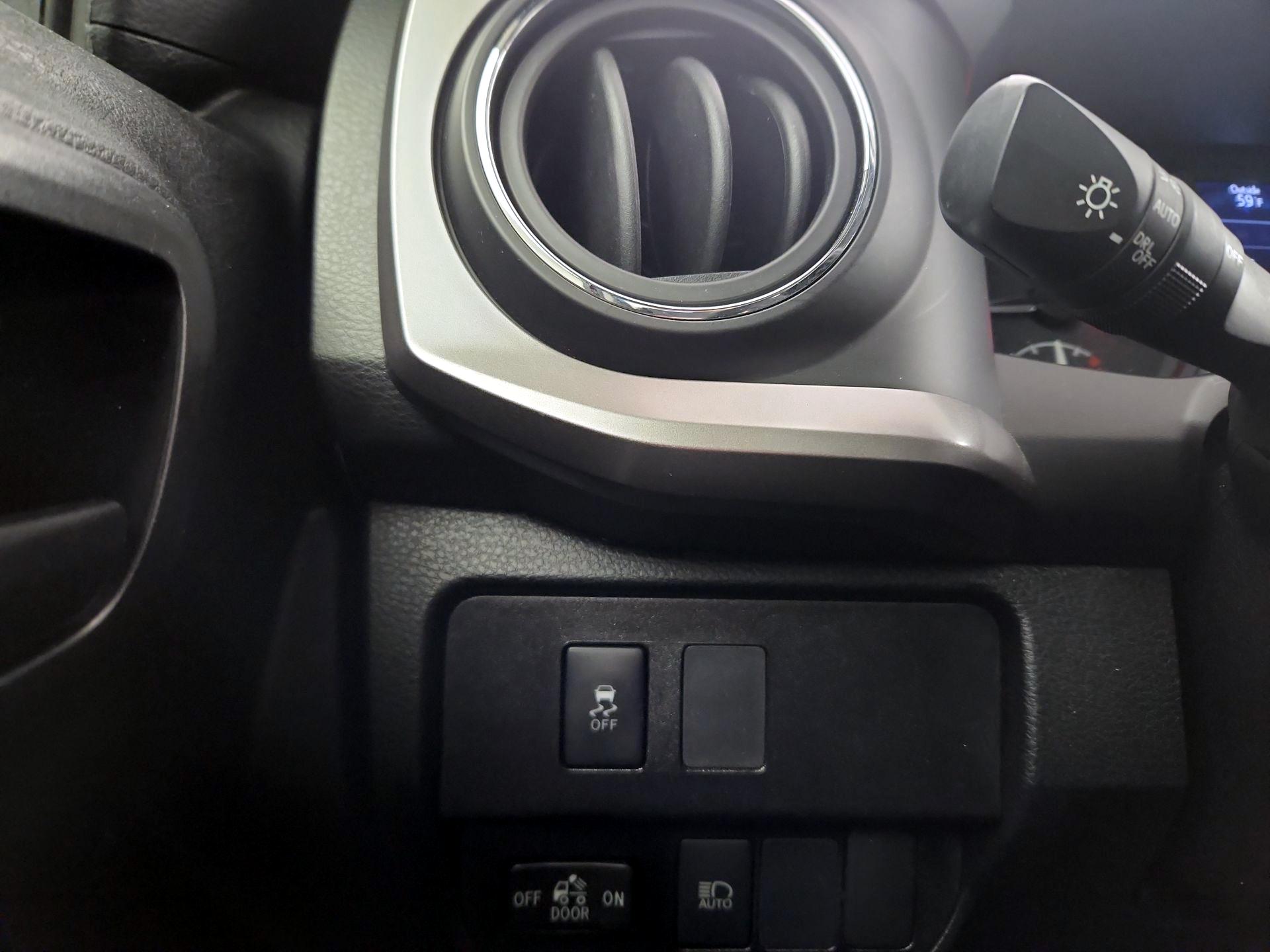 Thumbnail: 2022 Toyota Tacoma - 11