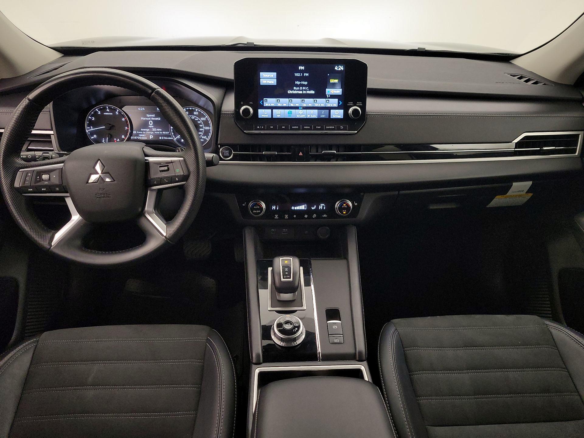 Thumbnail: 2024 Mitsubishi Outlander - 9