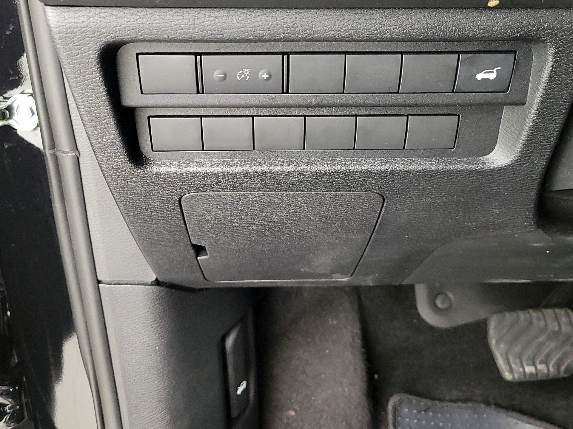 Thumbnail: 2024 Mitsubishi Outlander - 13