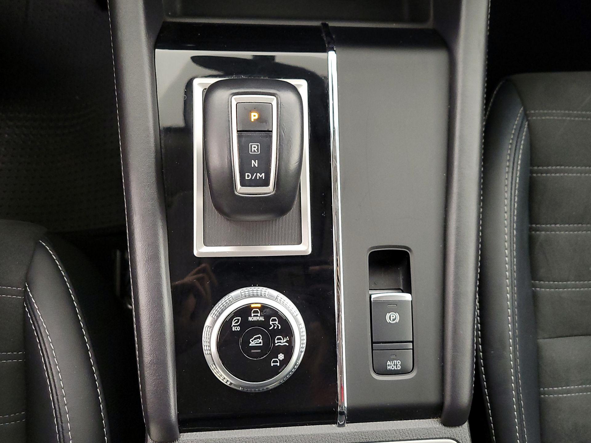 Thumbnail: 2024 Mitsubishi Outlander - 18