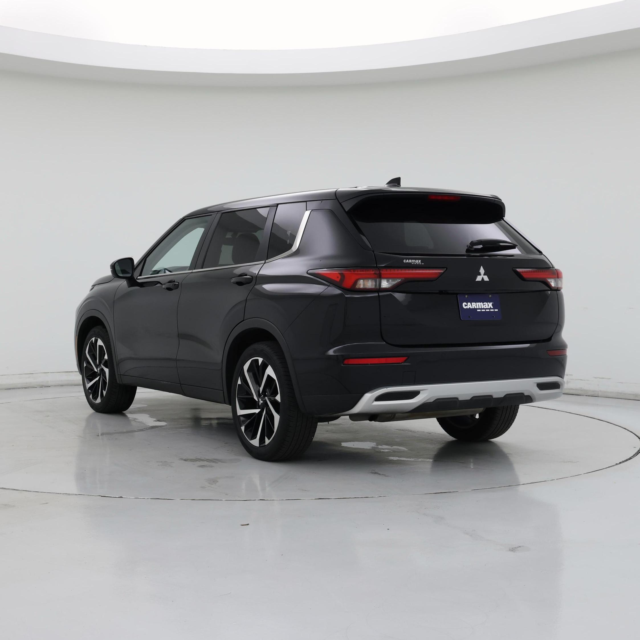 Thumbnail: 2024 Mitsubishi Outlander - 2