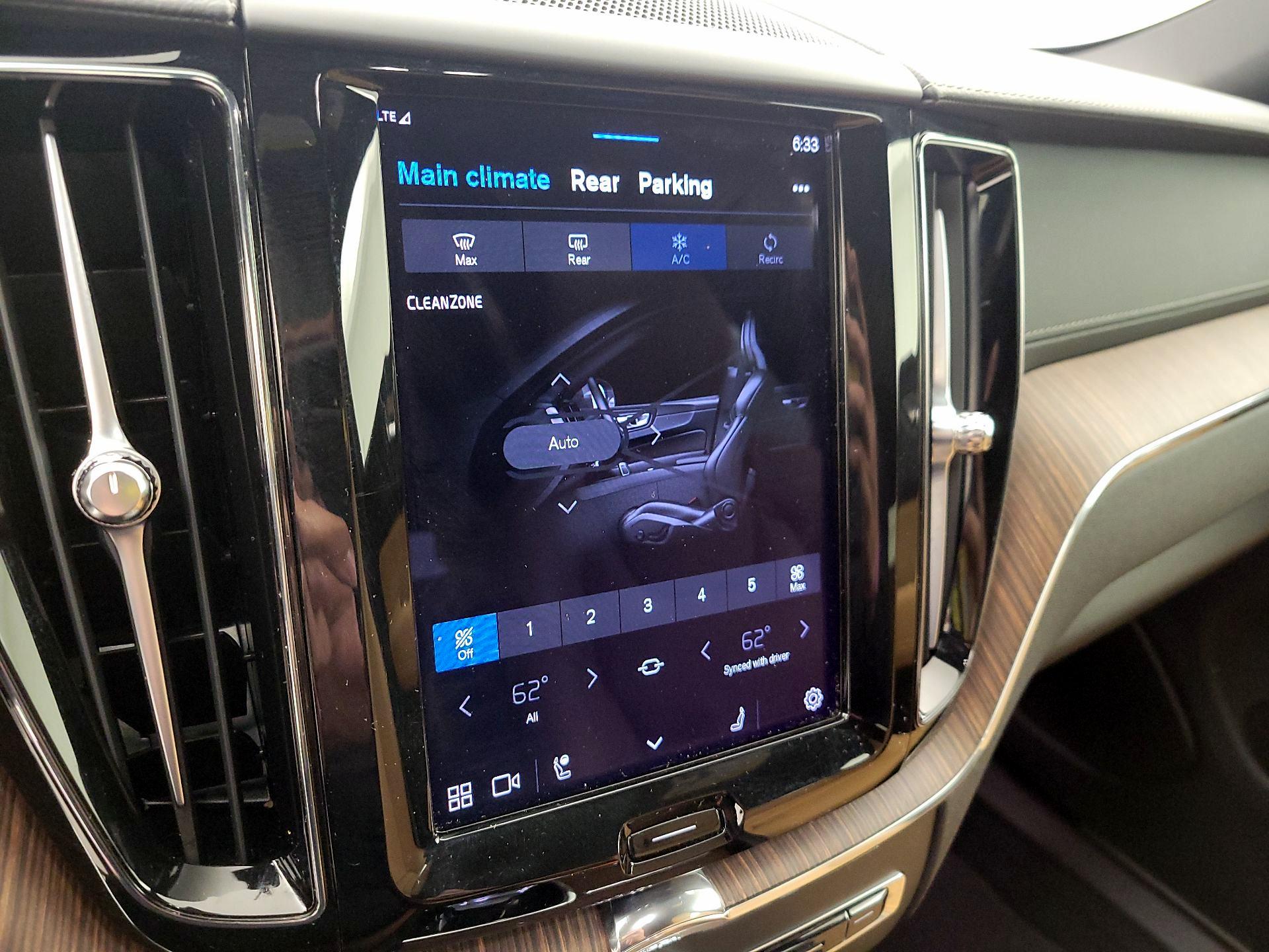 Thumbnail: 2023 Volvo XC60 - 16