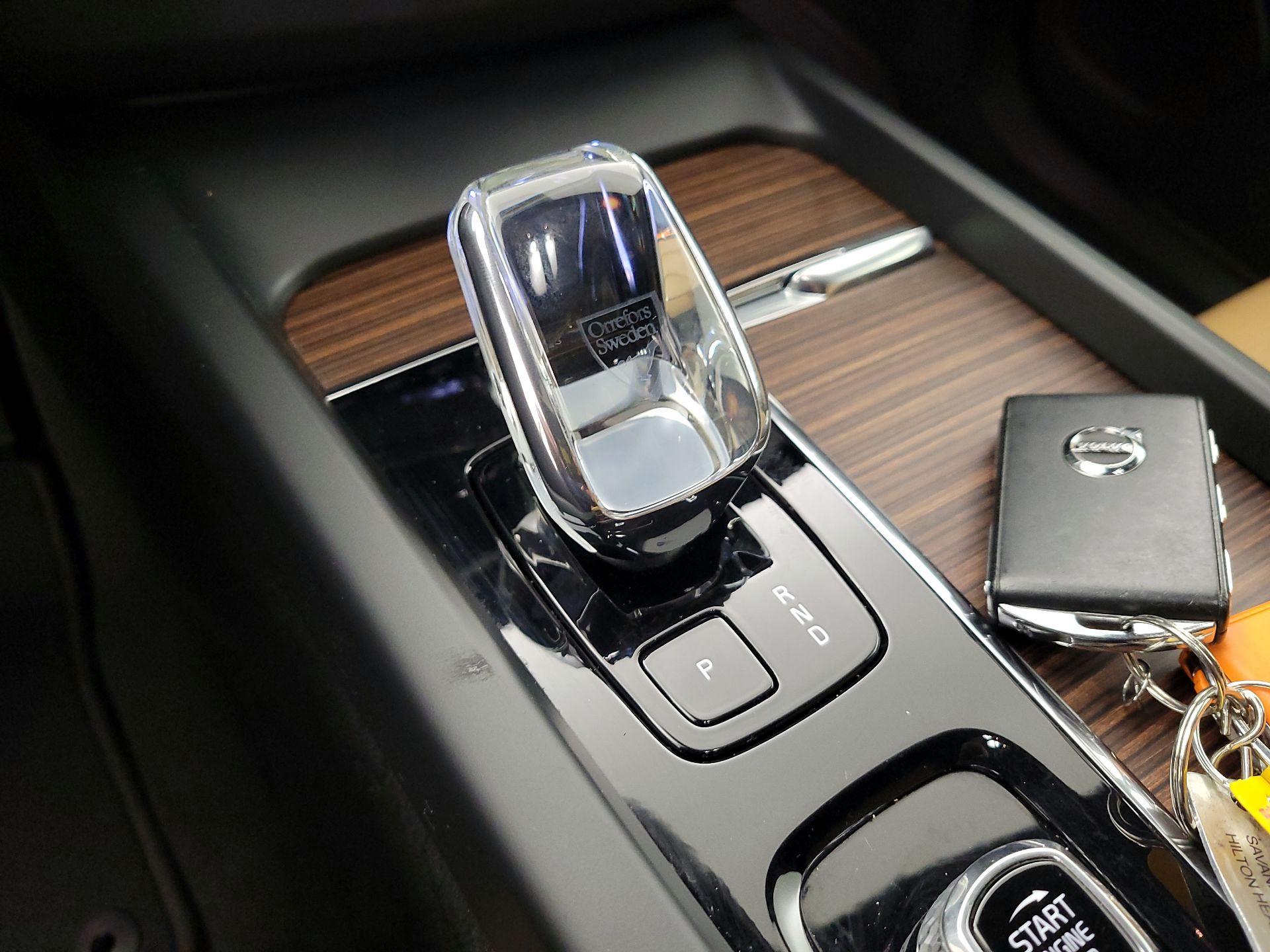 Thumbnail: 2023 Volvo XC60 - 17