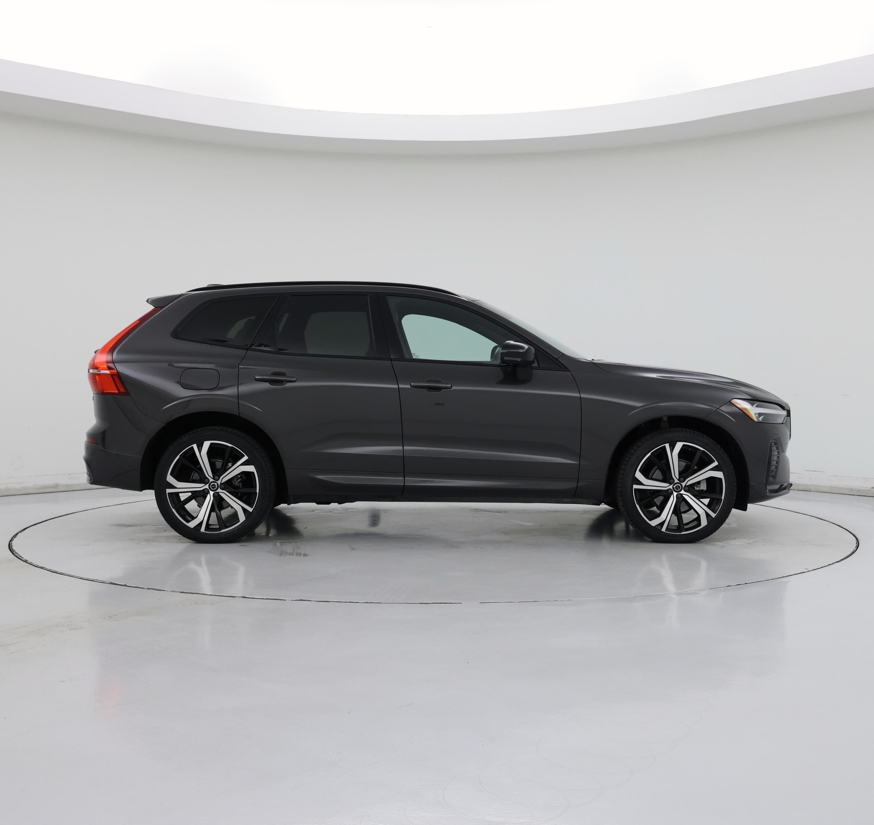 Thumbnail: 2023 Volvo XC60 - 7