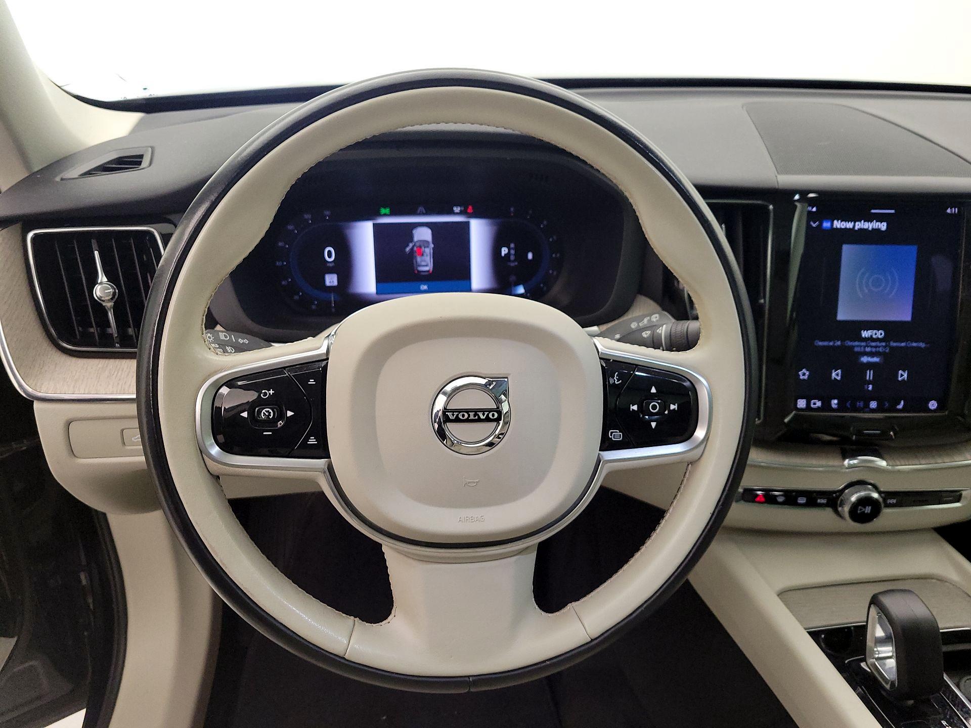 Thumbnail: 2023 Volvo XC60 - 10