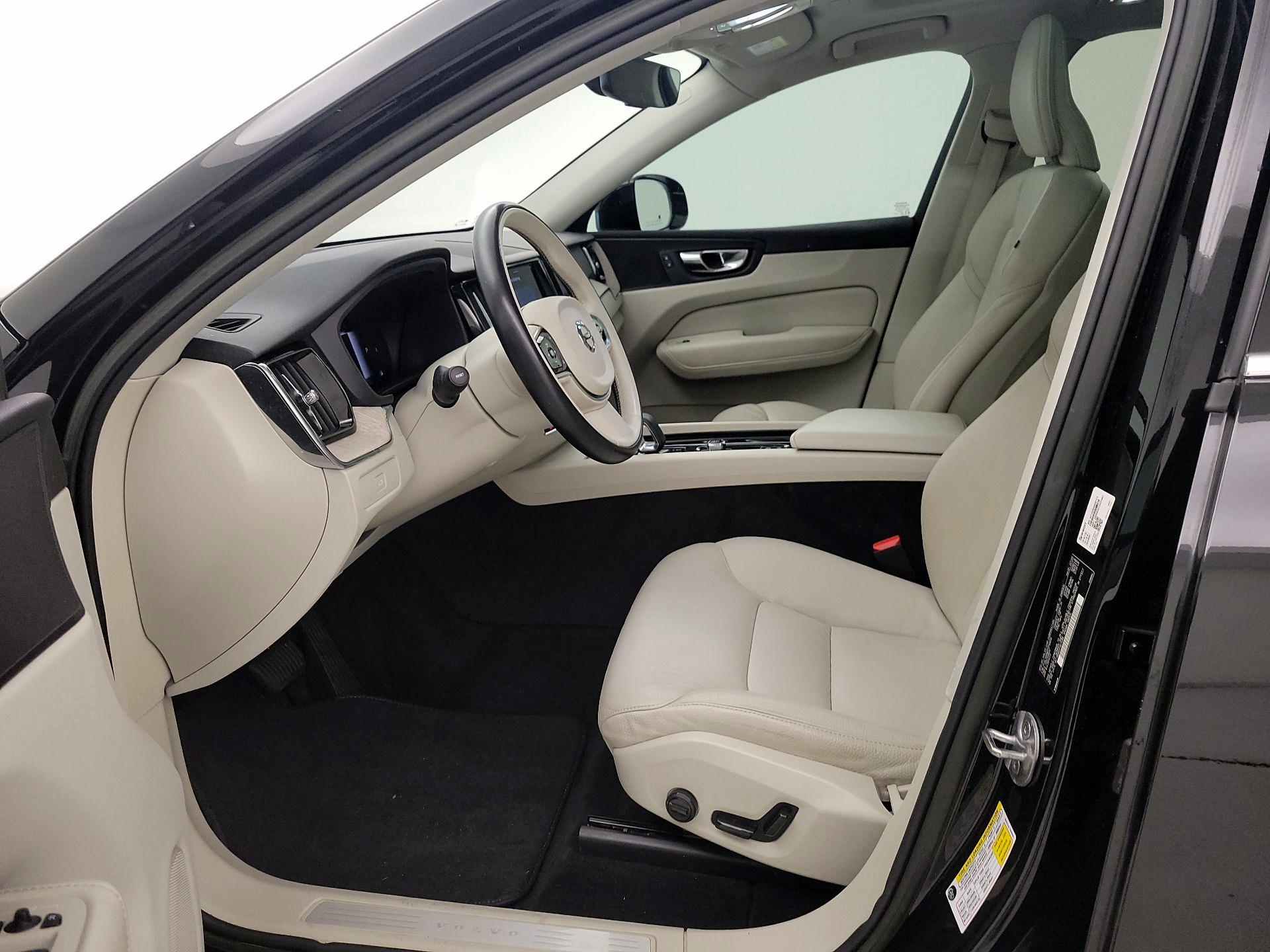 Thumbnail: 2023 Volvo XC60 - 11