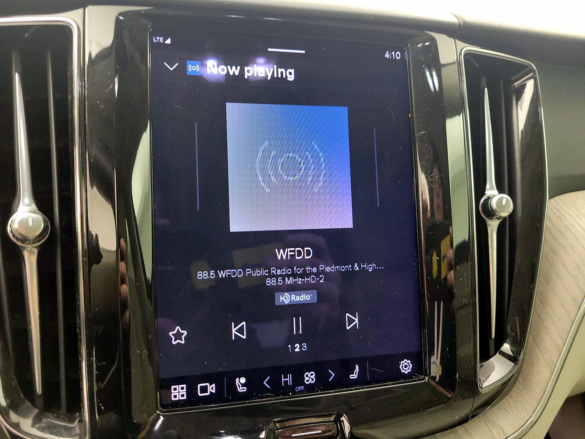 Thumbnail: 2023 Volvo XC60 - 15