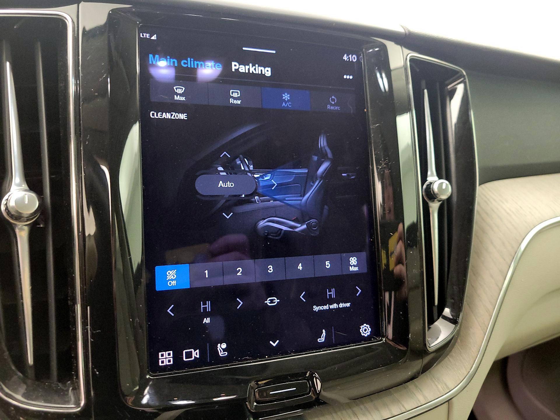 Thumbnail: 2023 Volvo XC60 - 16