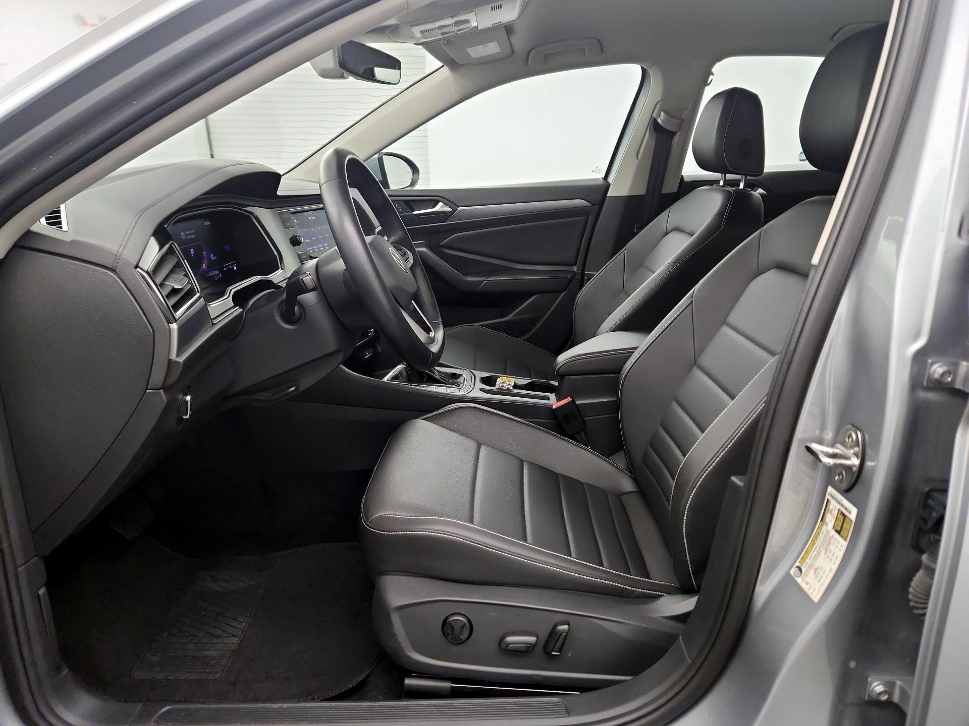 Thumbnail: 2024 Volkswagen Jetta - 9