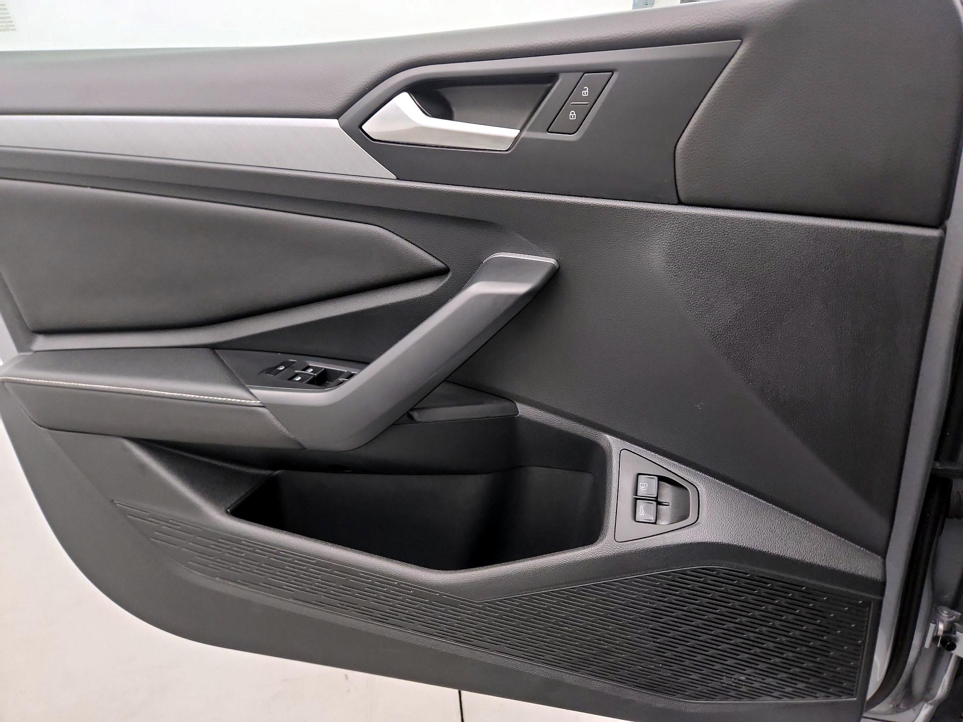 Thumbnail: 2024 Volkswagen Jetta - 10