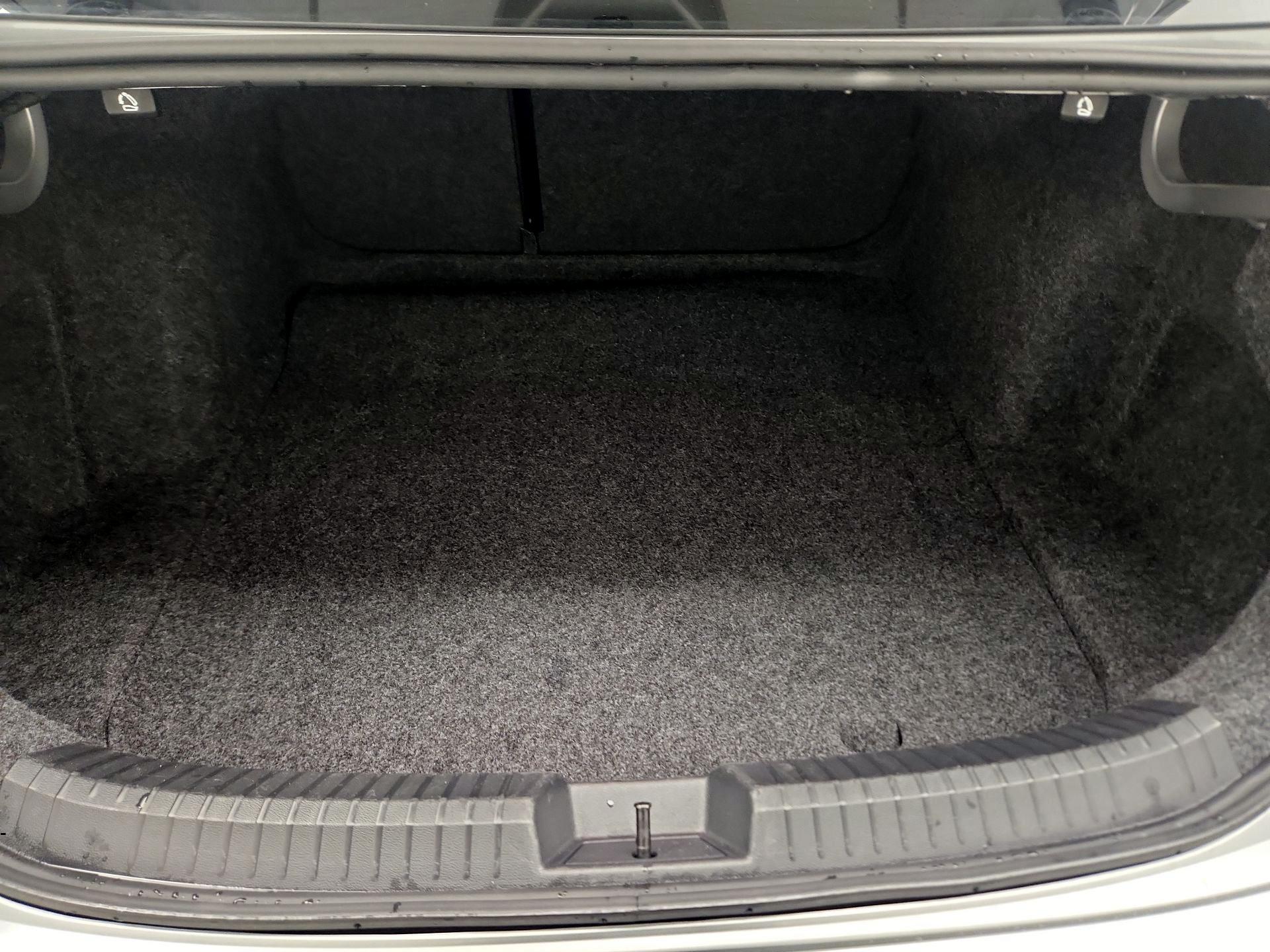 Thumbnail: 2024 Volkswagen Jetta - 18