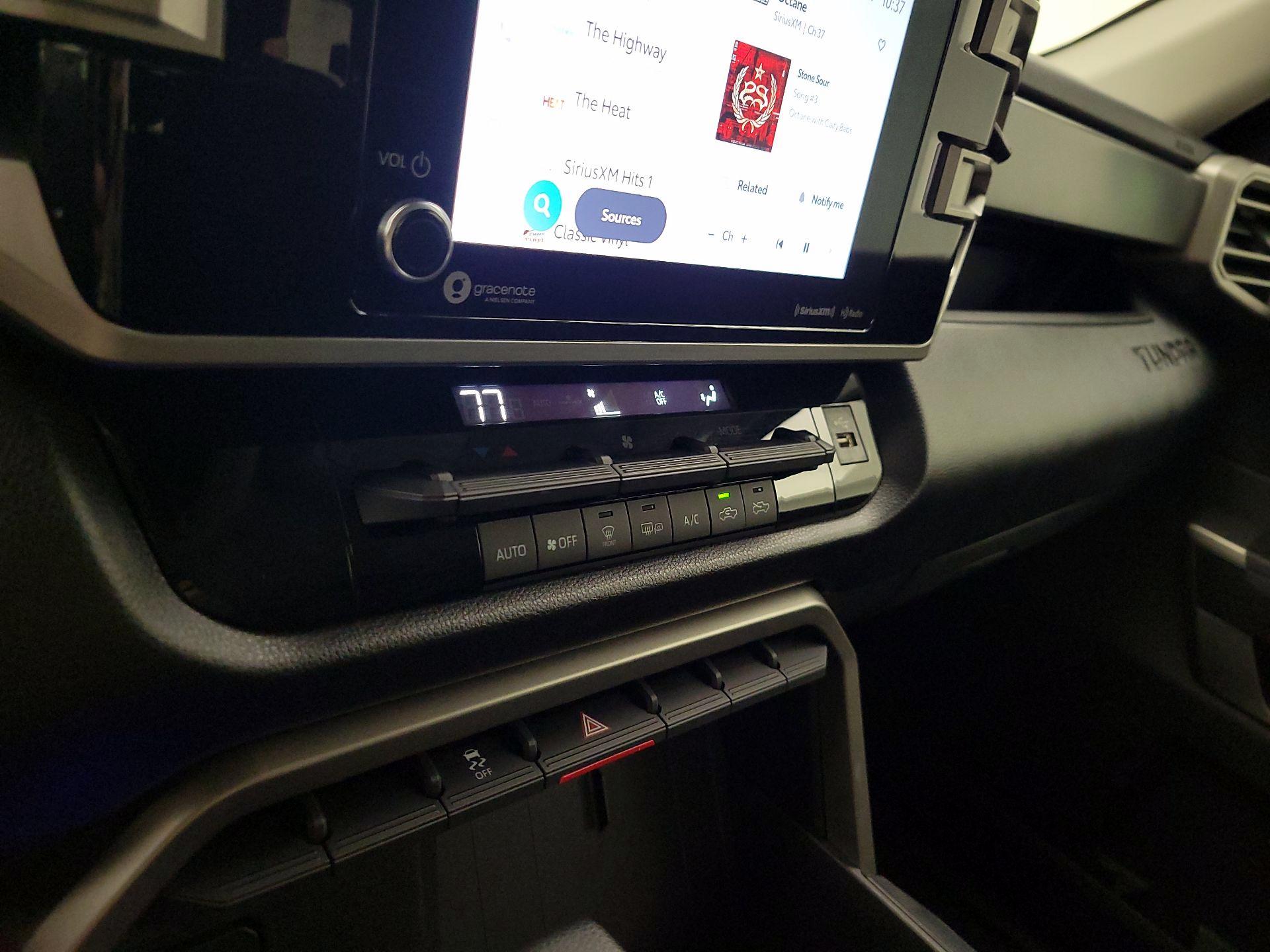 Thumbnail: 2023 Toyota Tundra - 15