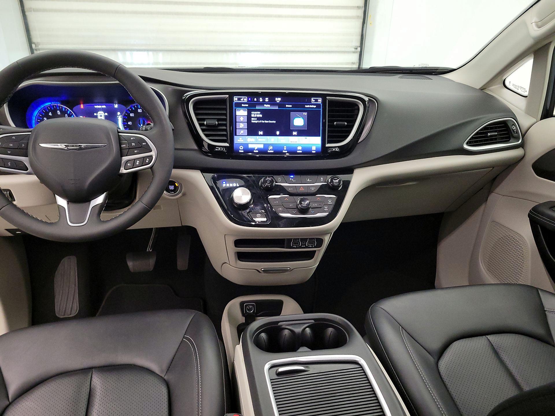 Thumbnail: 2024 Chrysler Pacifica - 9