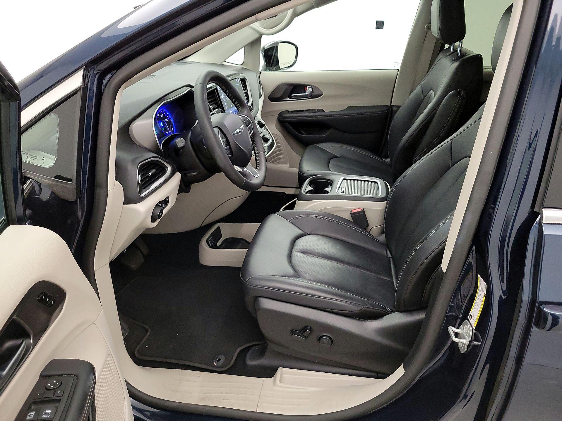 Thumbnail: 2024 Chrysler Pacifica - 11