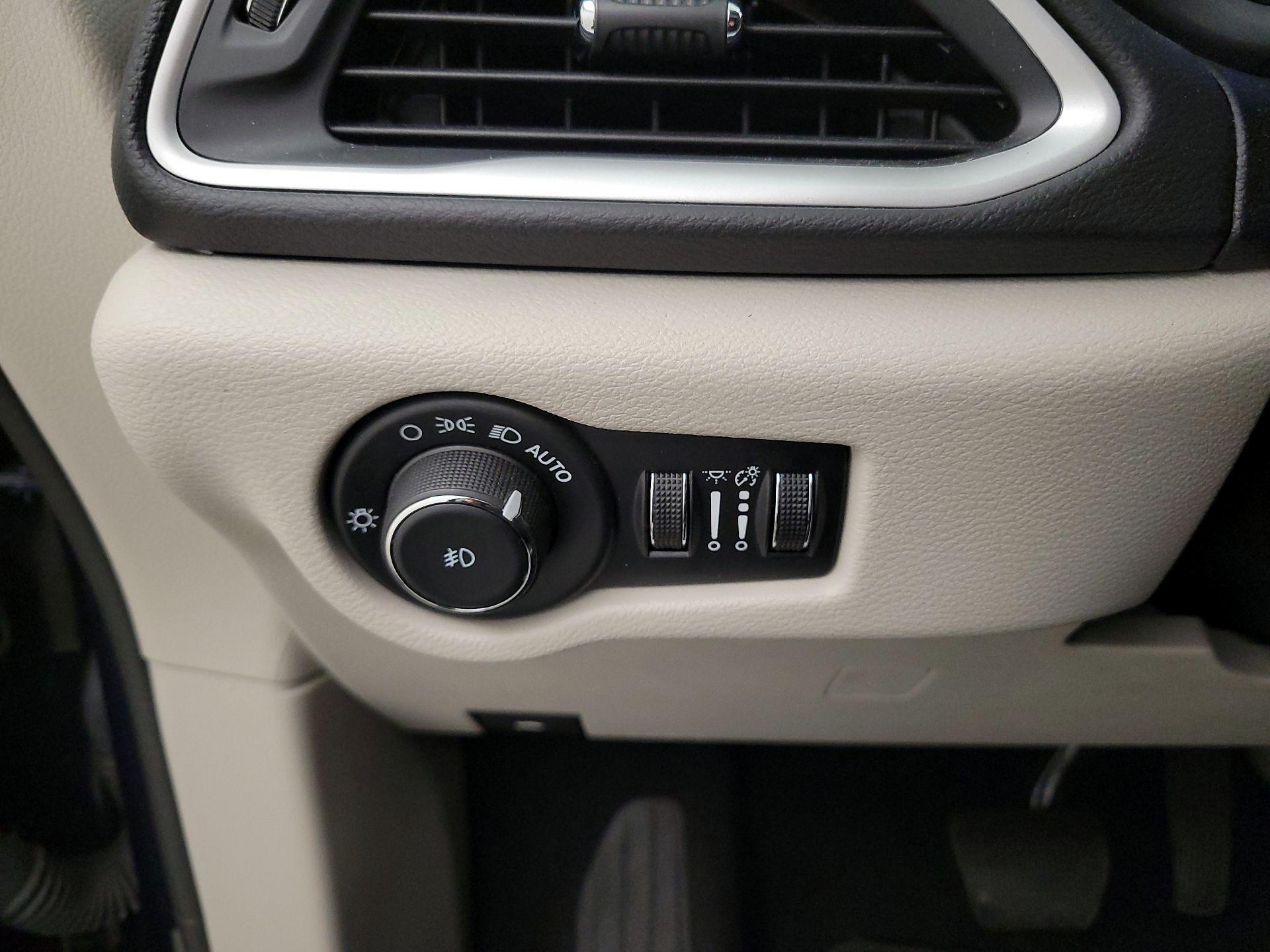 Thumbnail: 2024 Chrysler Pacifica - 13