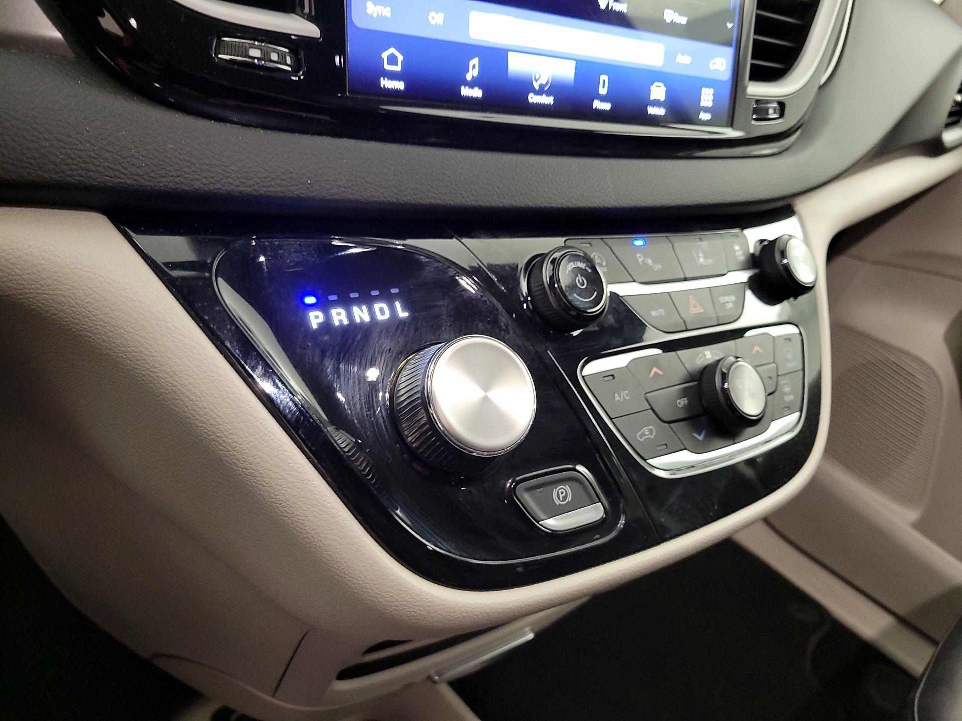 Thumbnail: 2024 Chrysler Pacifica - 17