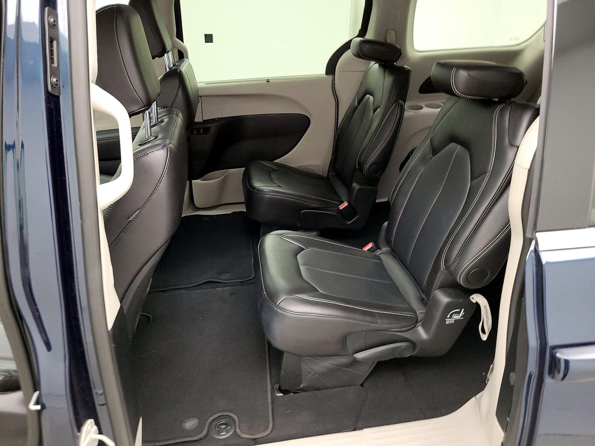 Thumbnail: 2024 Chrysler Pacifica - 19