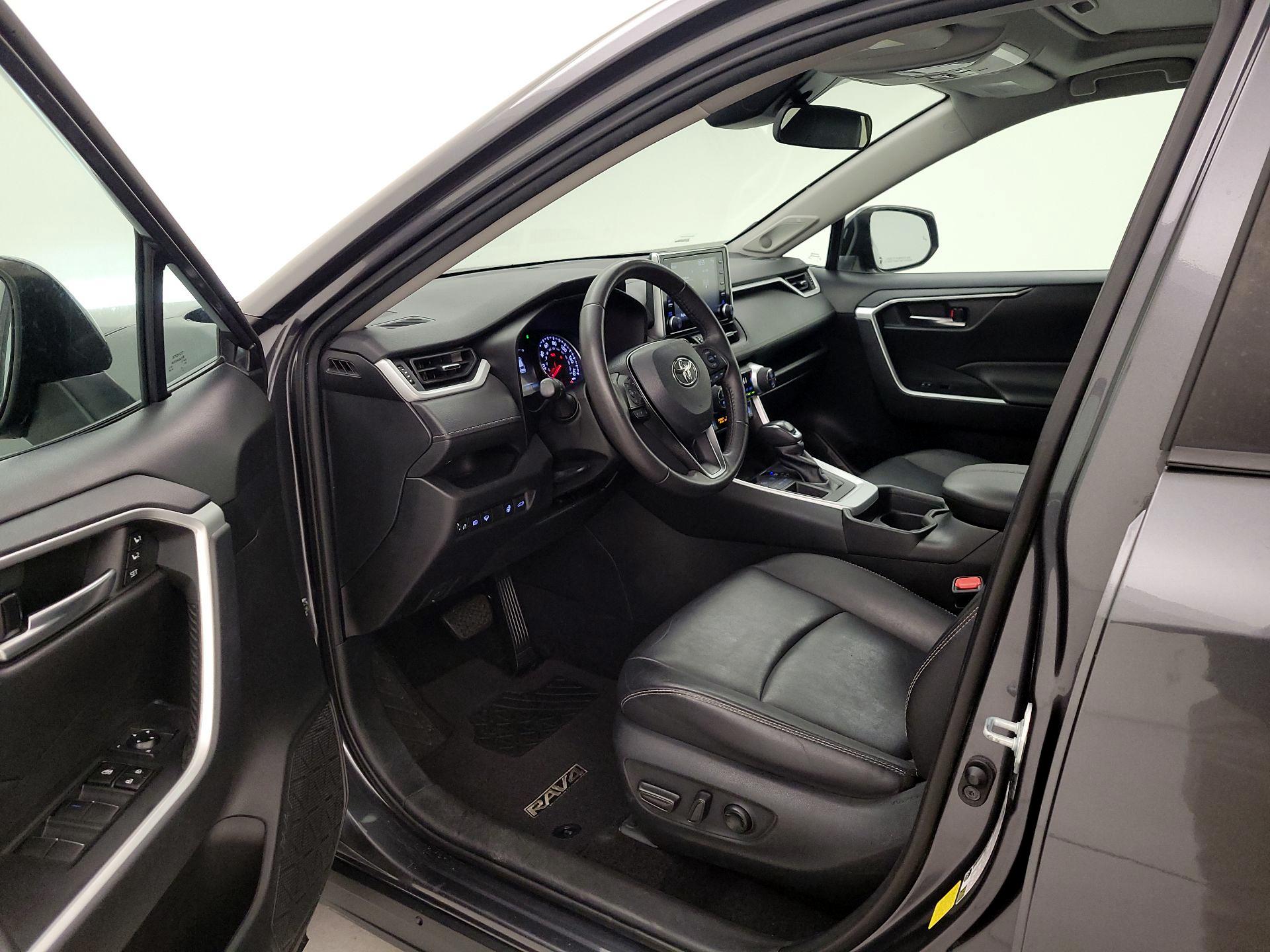 Thumbnail: 2021 Toyota RAV4 - 11