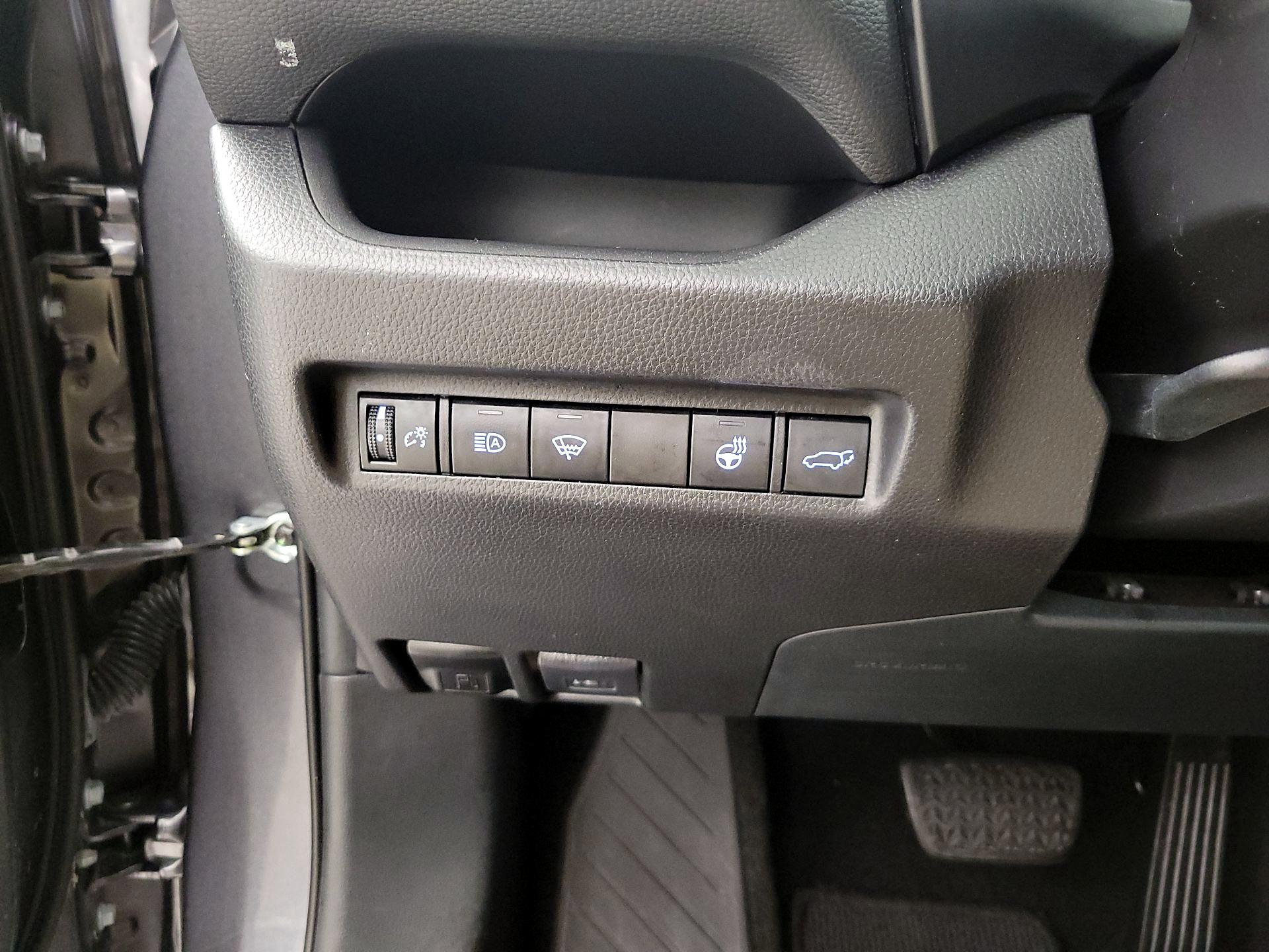 Thumbnail: 2021 Toyota RAV4 - 13