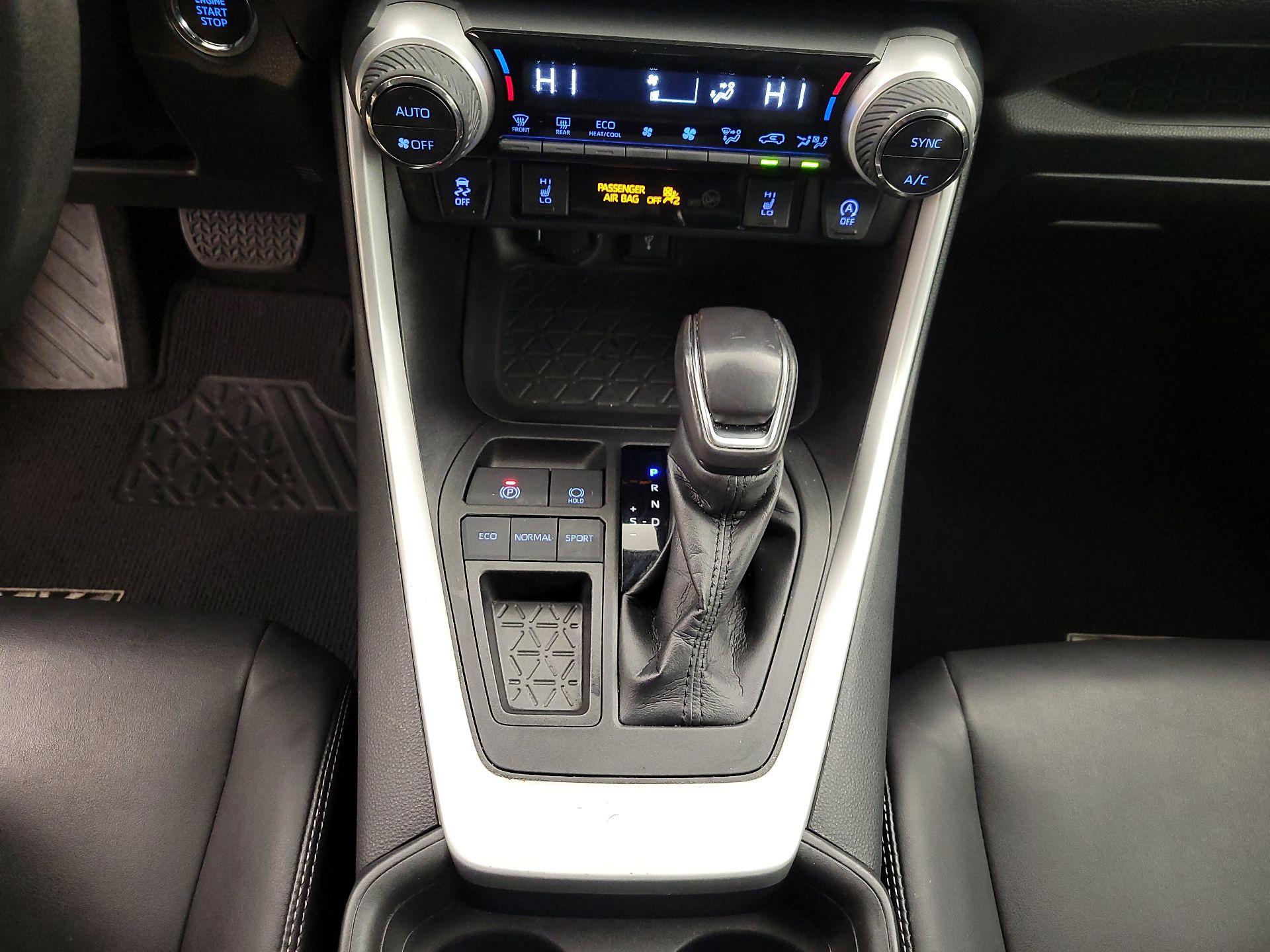 Thumbnail: 2021 Toyota RAV4 - 18