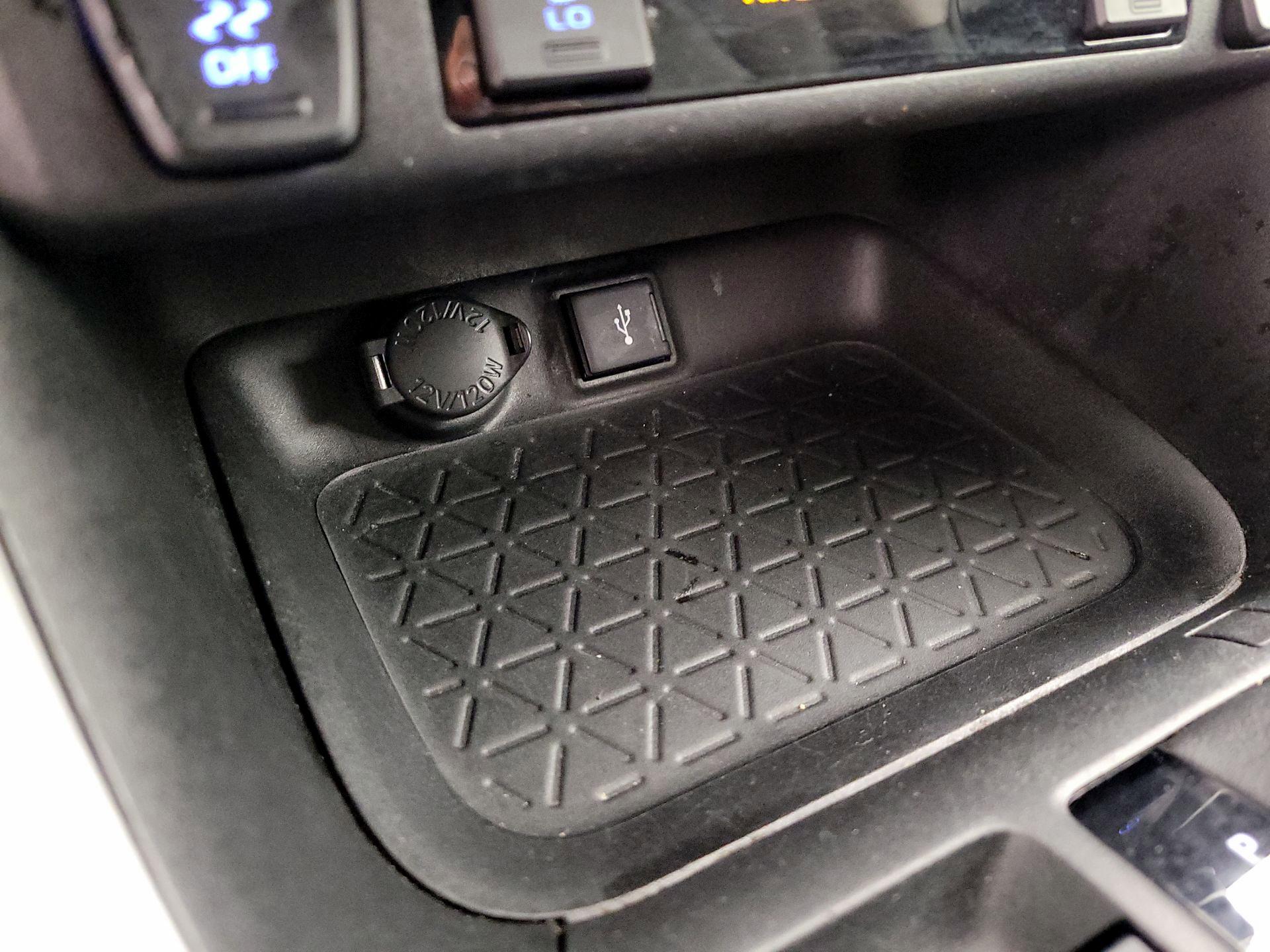 Thumbnail: 2021 Toyota RAV4 - 19