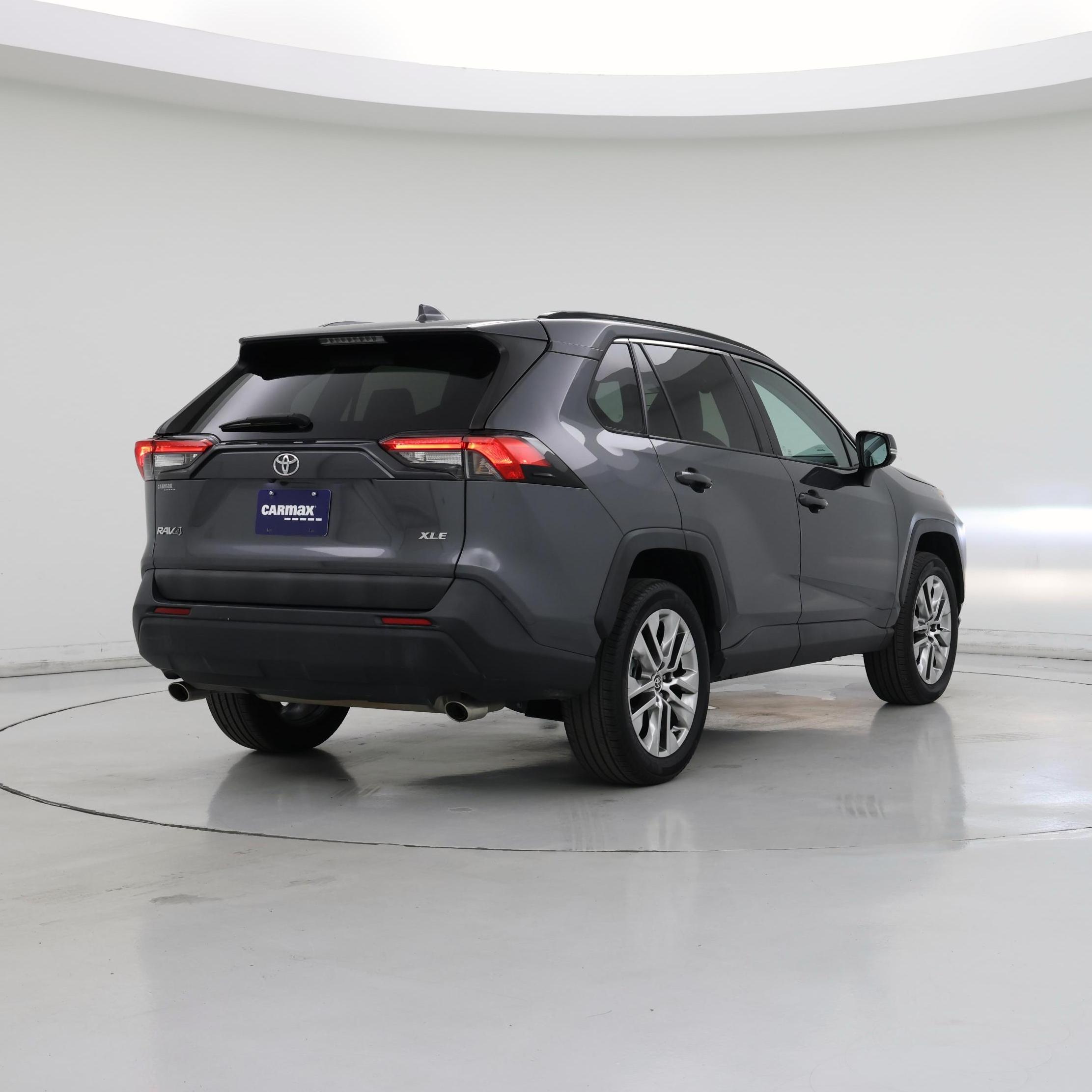 Thumbnail: 2021 Toyota RAV4 - 8
