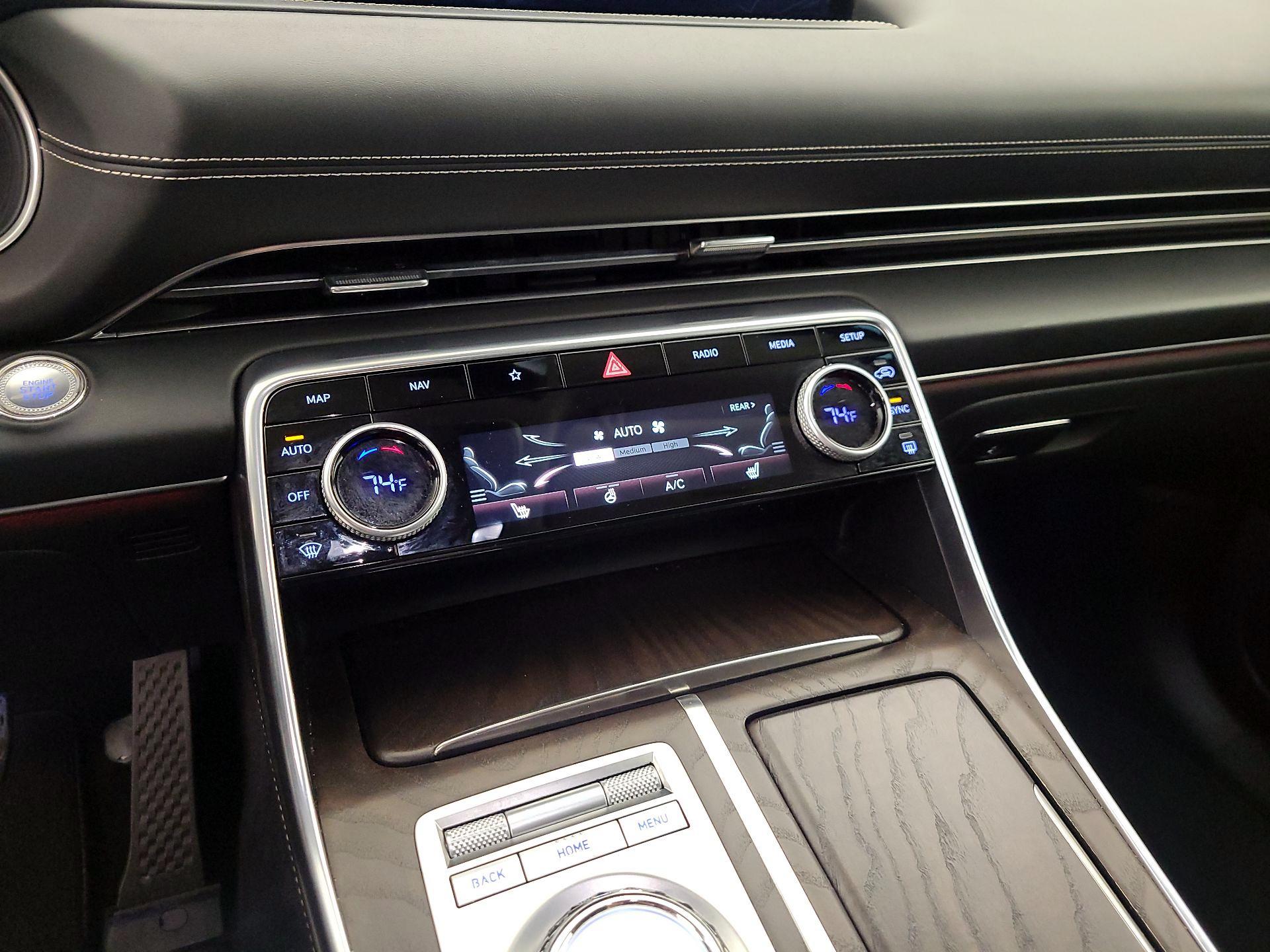 Thumbnail: 2024 Genesis GV80 - 16