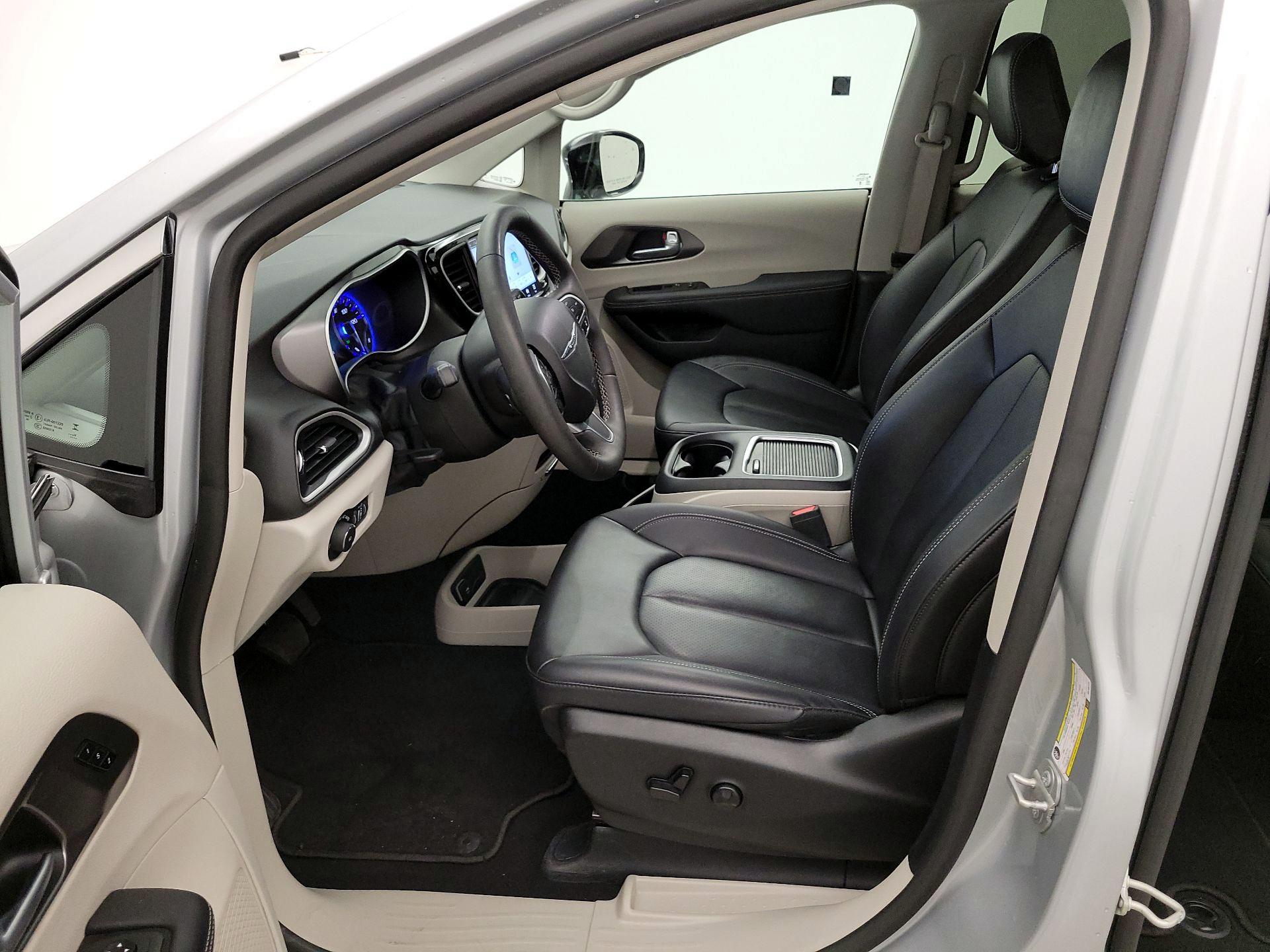 Thumbnail: 2024 Chrysler Pacifica - 11