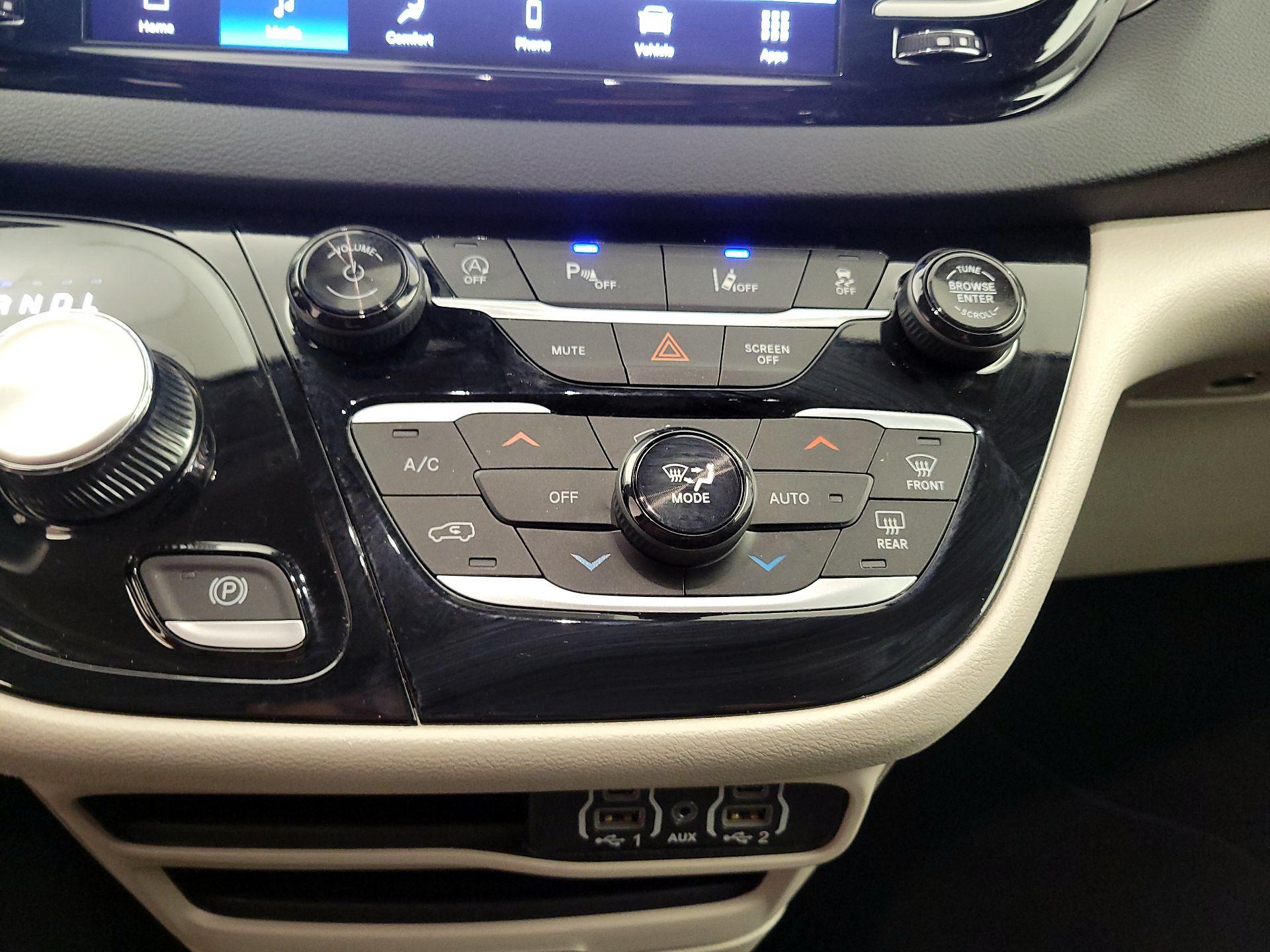 Thumbnail: 2024 Chrysler Pacifica - 16