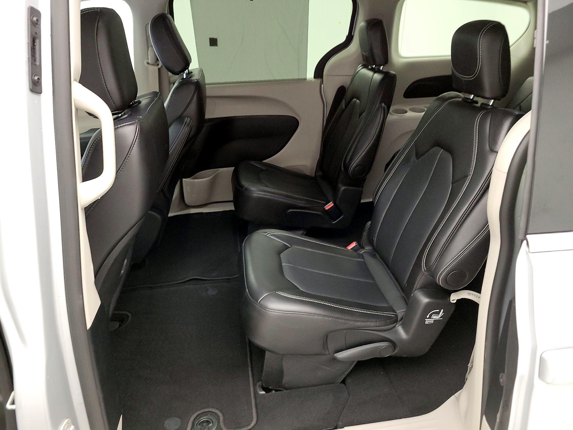 Thumbnail: 2024 Chrysler Pacifica - 19