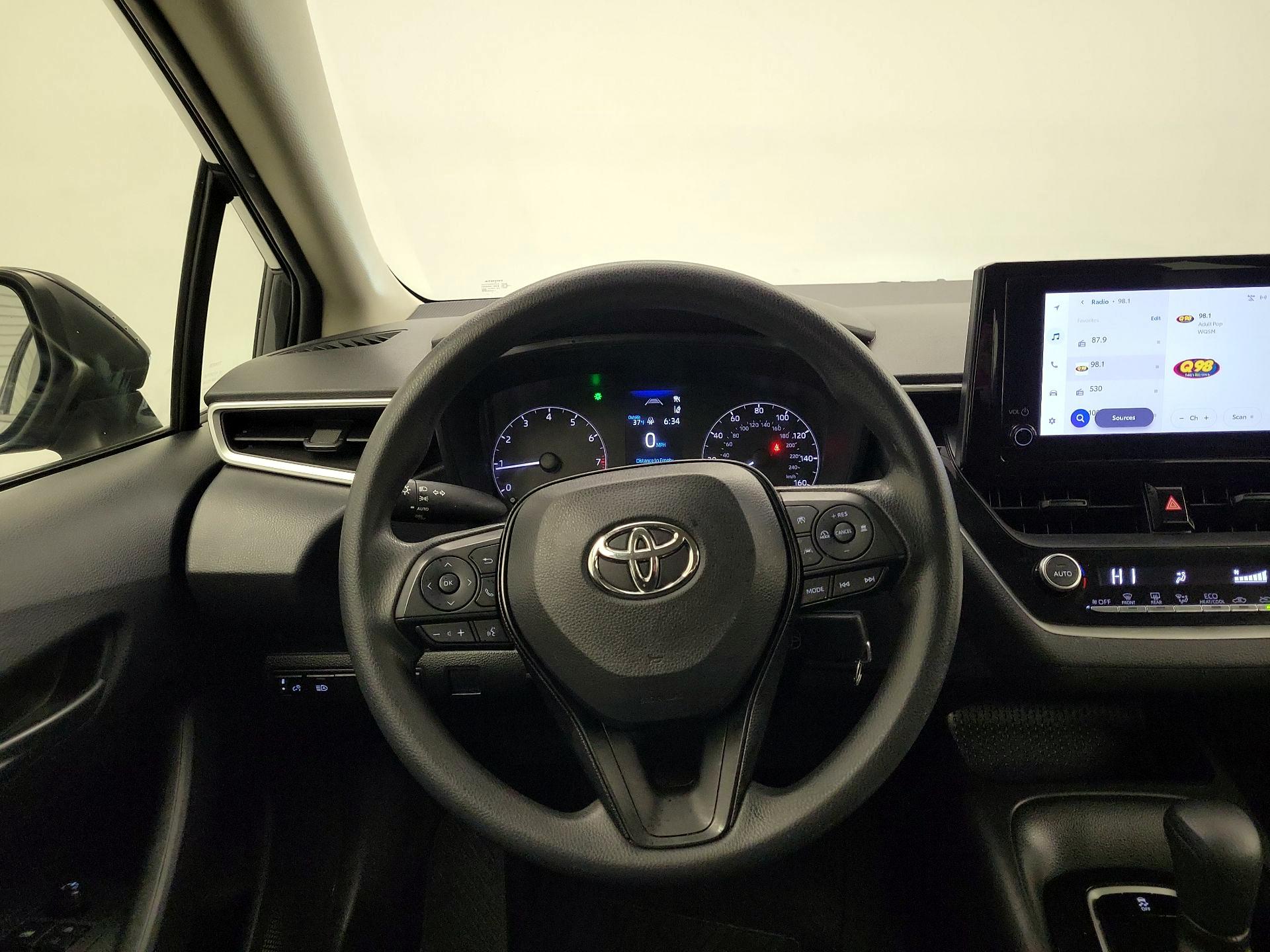 Thumbnail: 2023 Toyota Corolla - 10