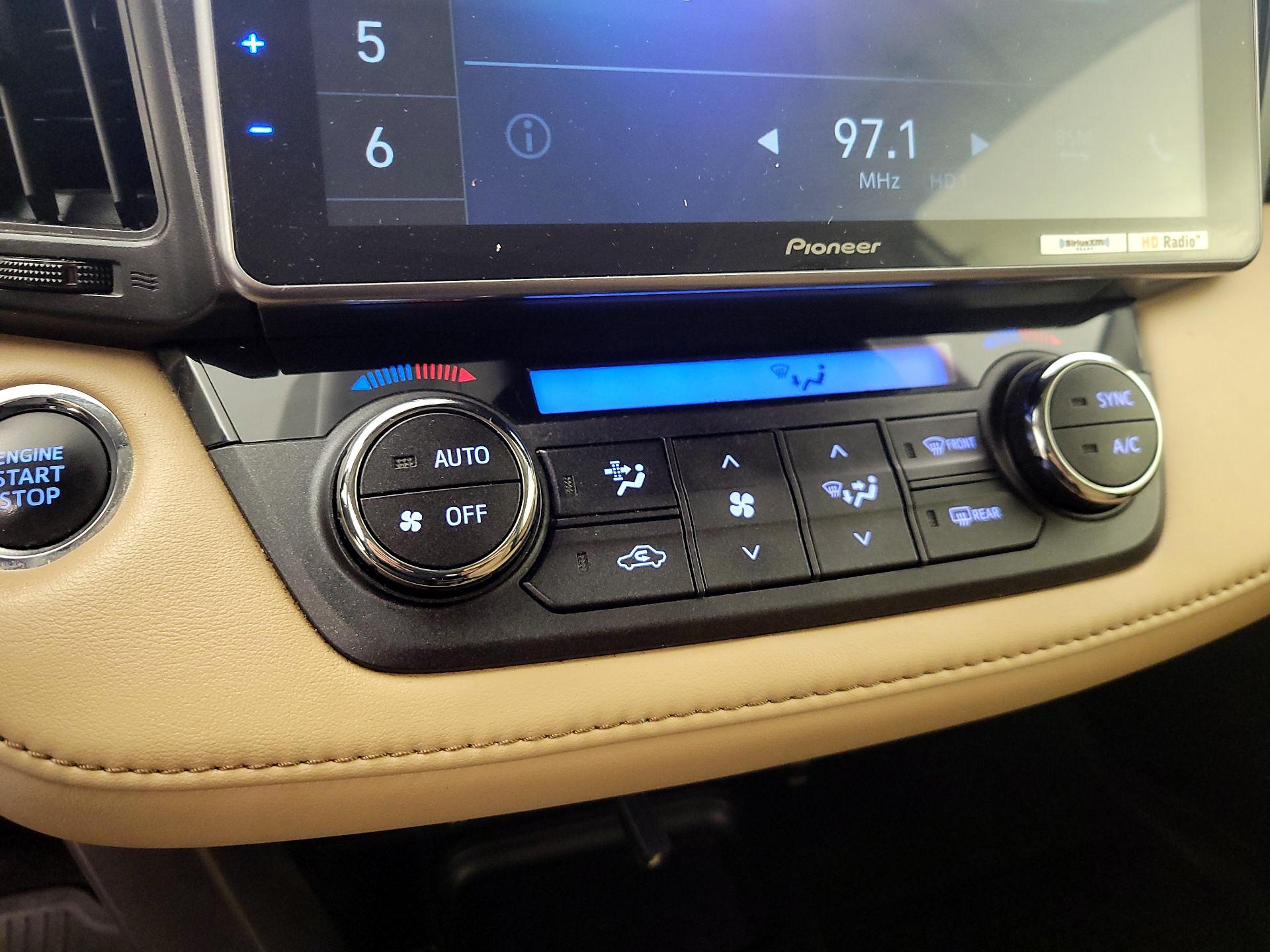 Thumbnail: 2018 Toyota RAV4 - 16