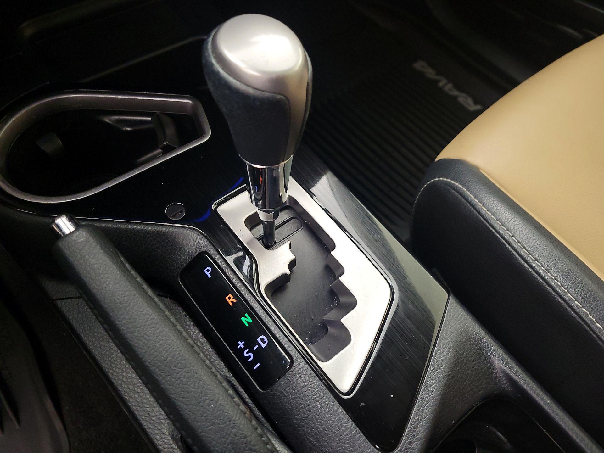 Thumbnail: 2018 Toyota RAV4 - 17