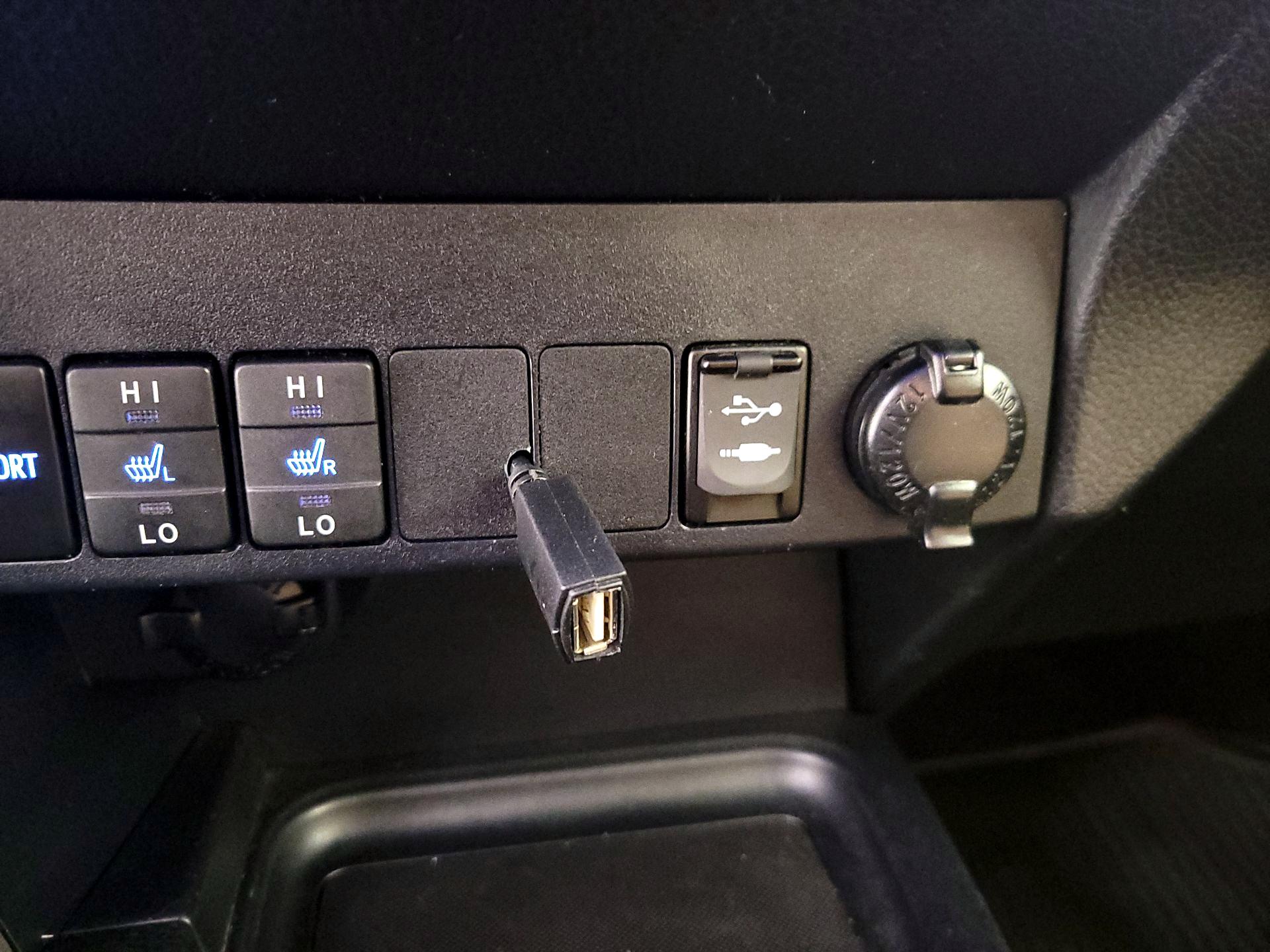 Thumbnail: 2018 Toyota RAV4 - 18