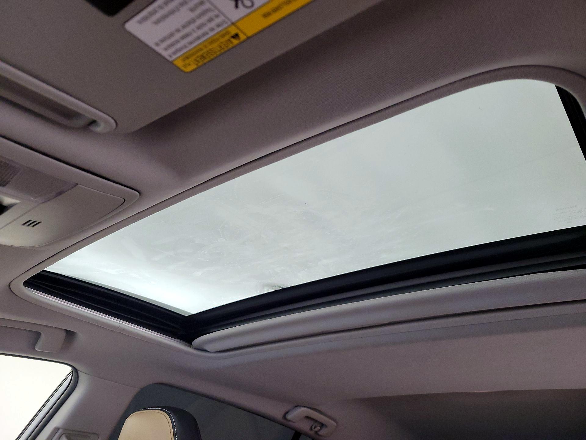 Thumbnail: 2018 Toyota RAV4 - 19