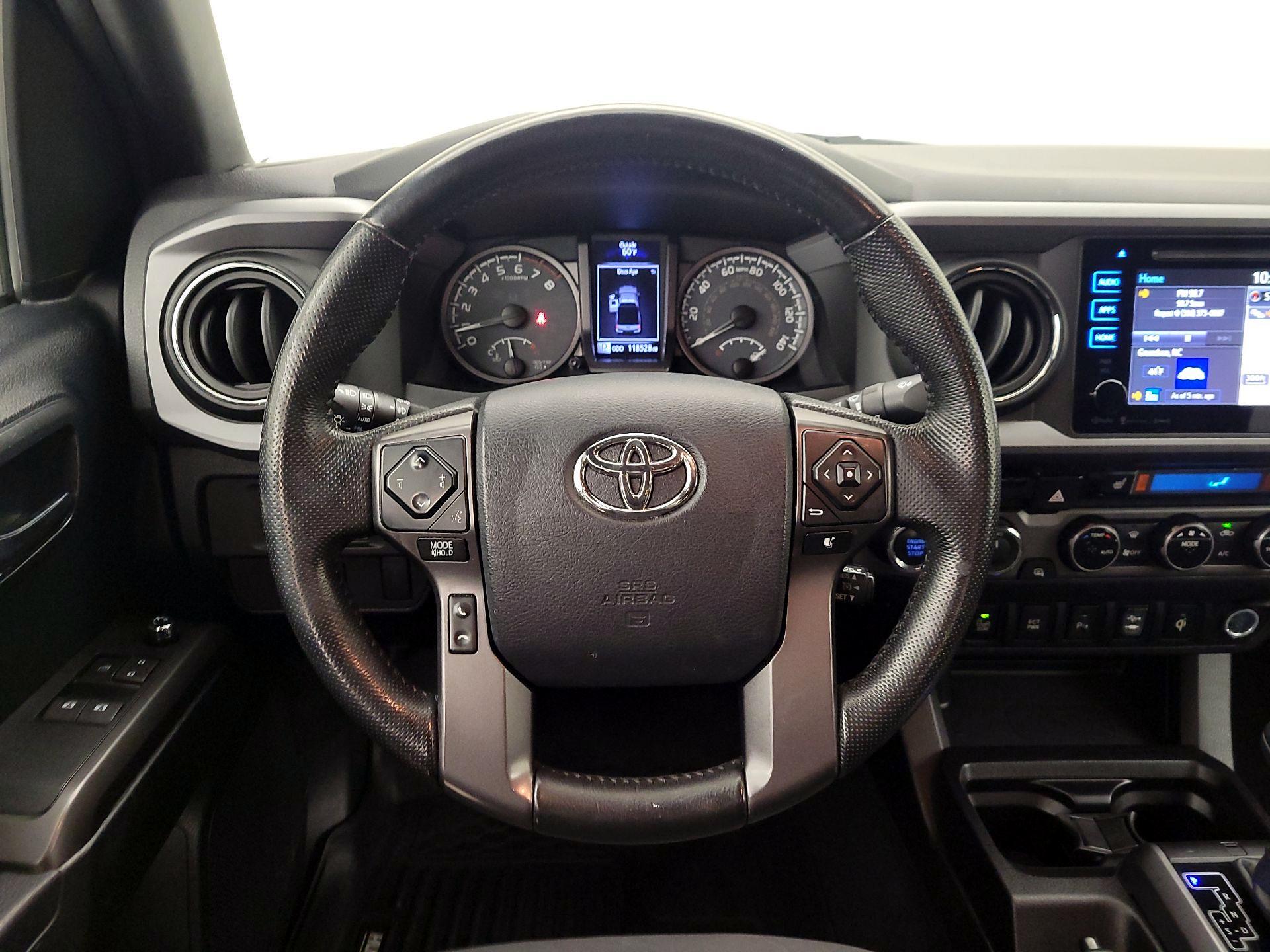 Thumbnail: 2016 Toyota Tacoma - 10