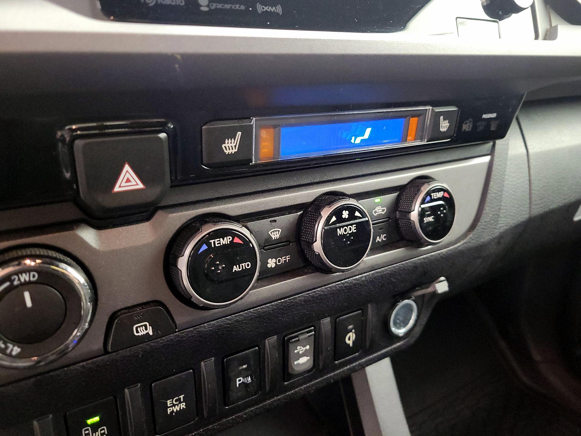 Thumbnail: 2016 Toyota Tacoma - 17