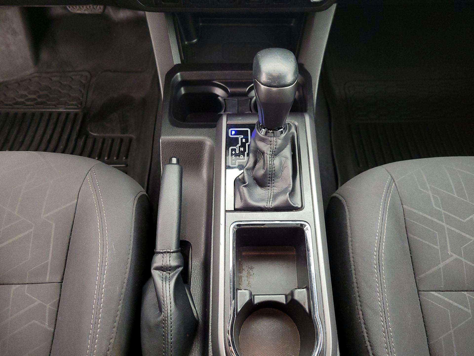 Thumbnail: 2016 Toyota Tacoma - 18