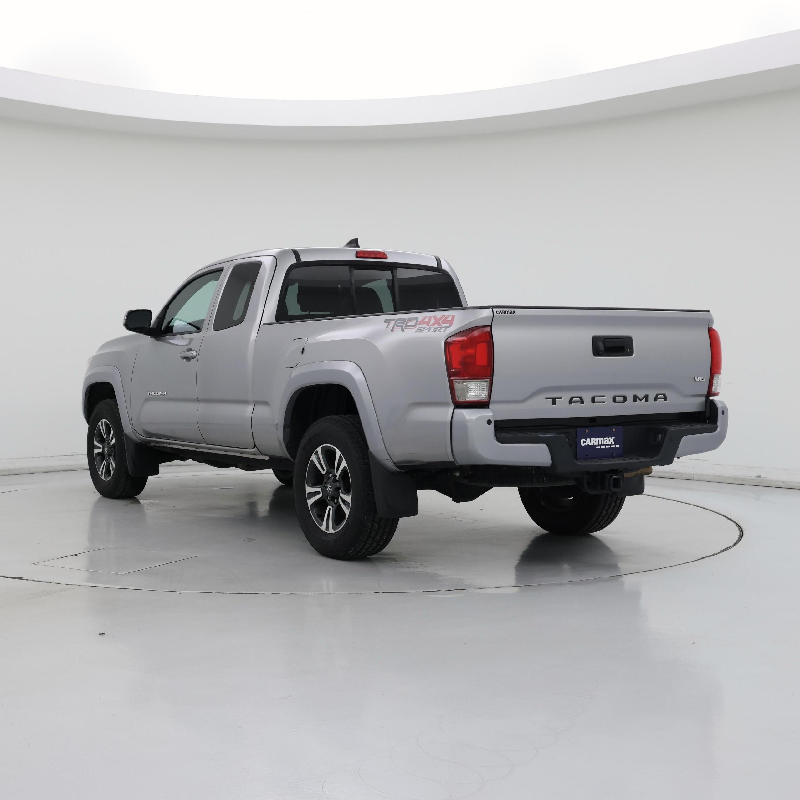 Thumbnail: 2016 Toyota Tacoma - 2