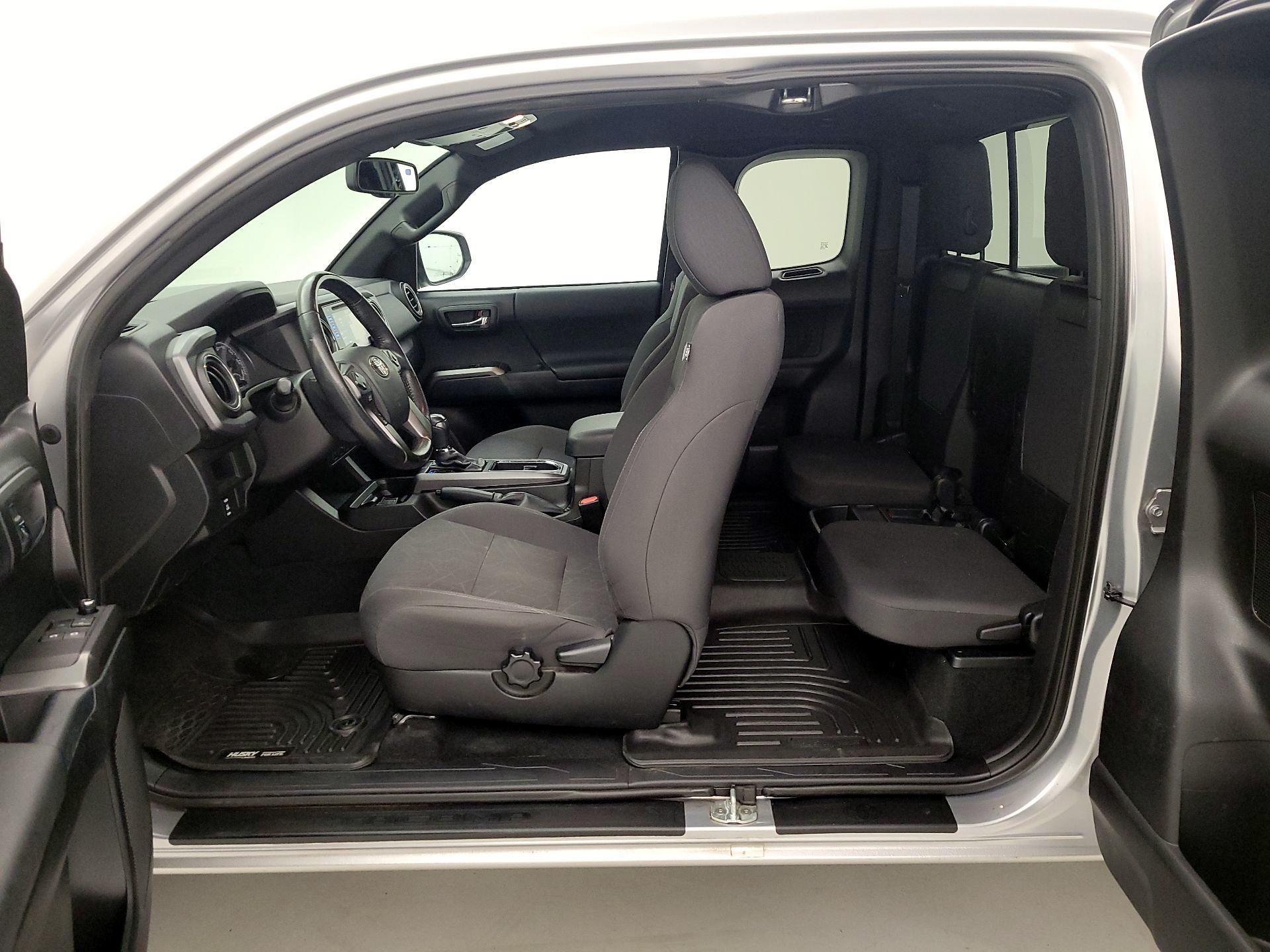 Thumbnail: 2016 Toyota Tacoma - 20