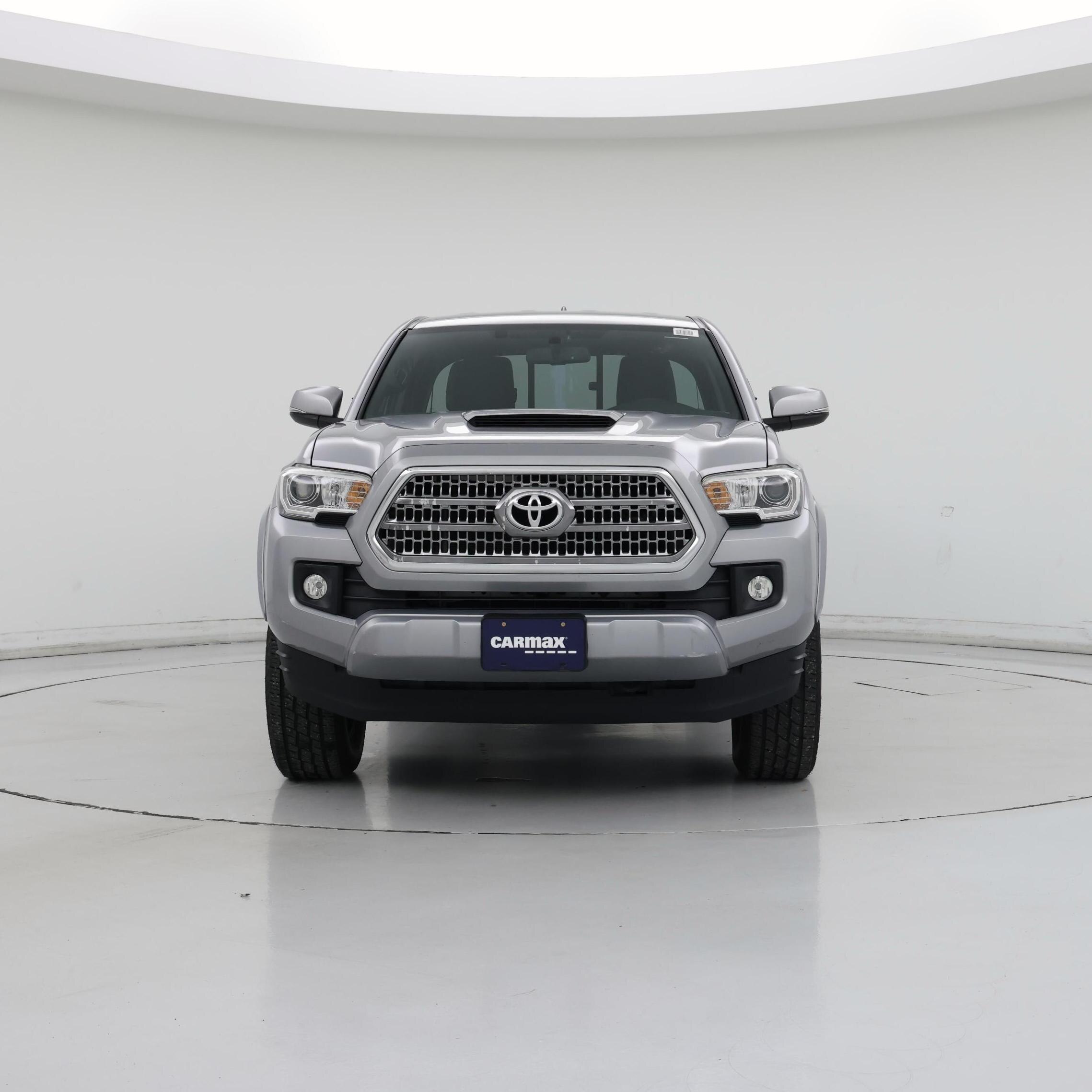 Thumbnail: 2016 Toyota Tacoma - 5