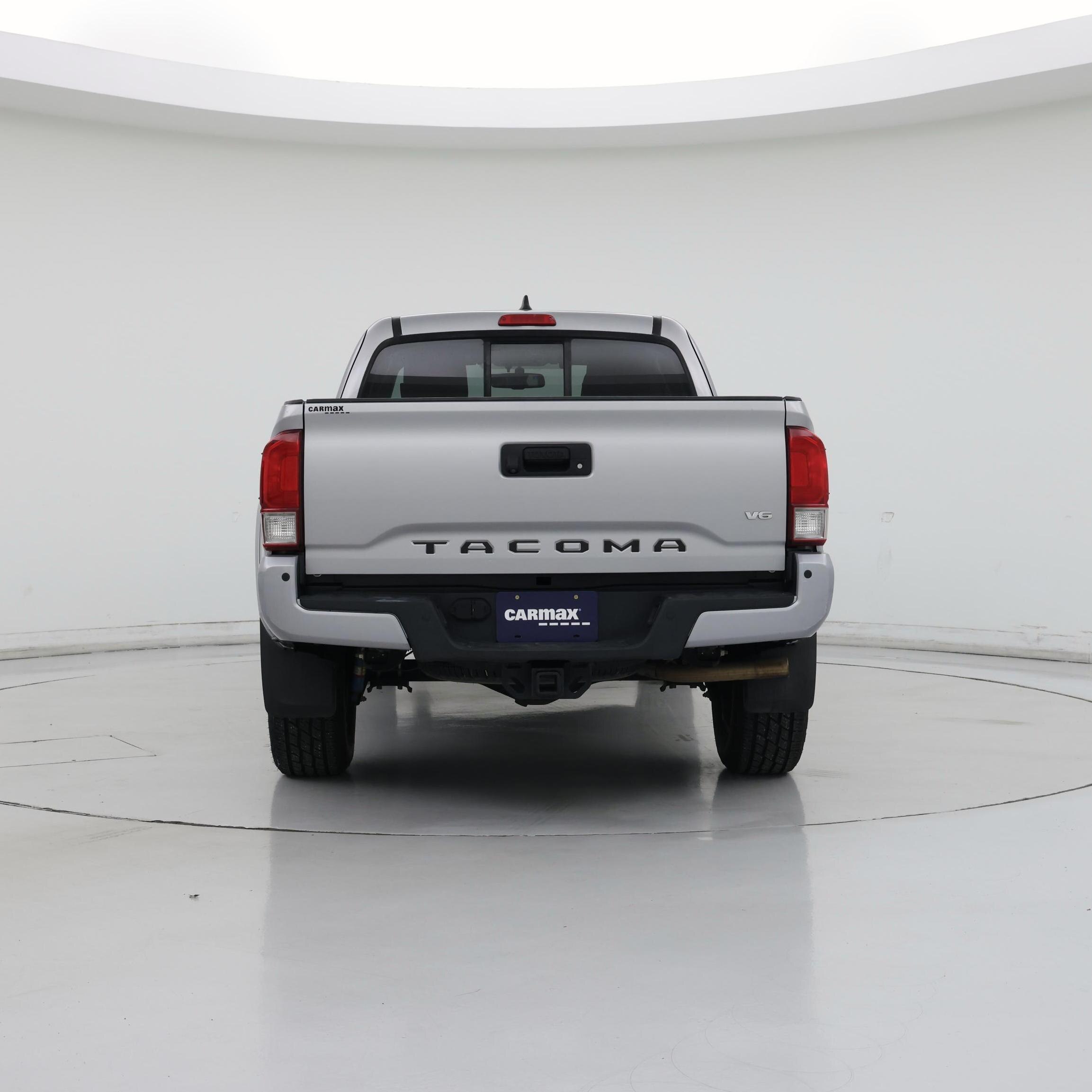 Thumbnail: 2016 Toyota Tacoma - 6