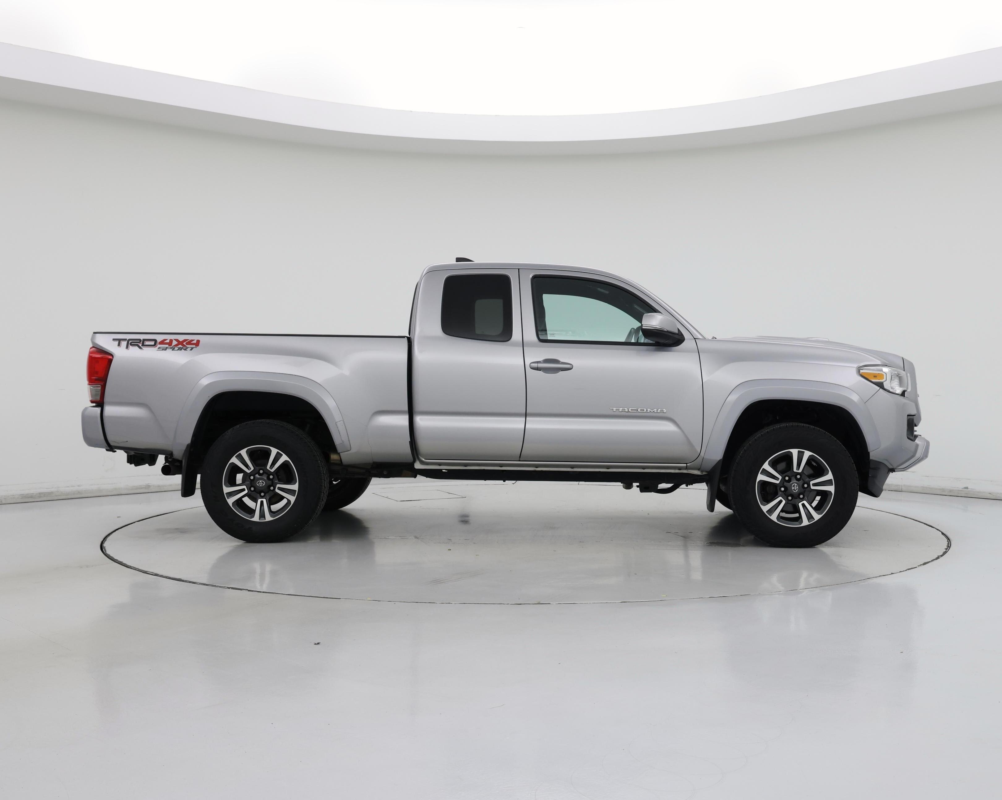 Thumbnail: 2016 Toyota Tacoma - 7