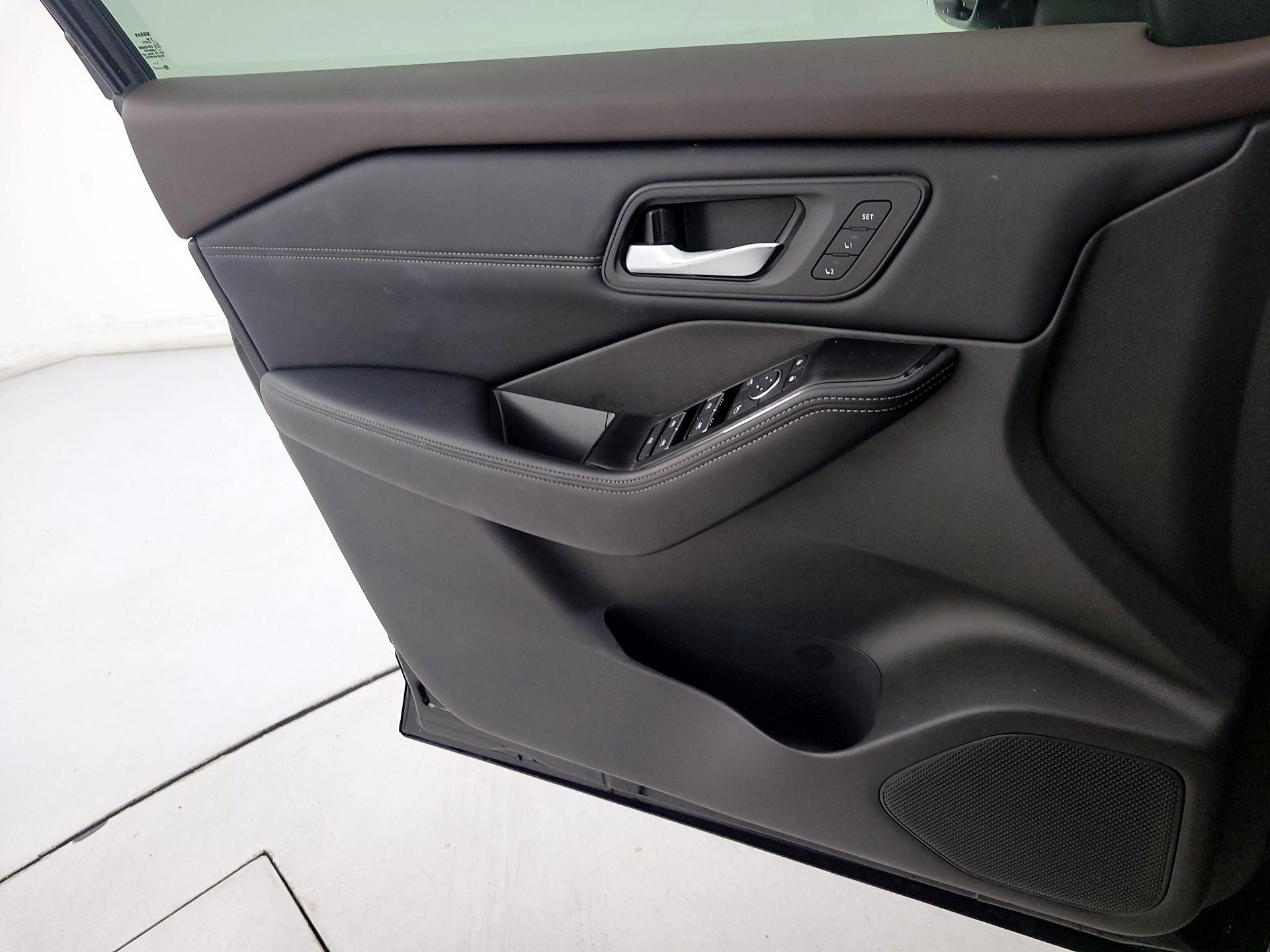 Thumbnail: 2023 Nissan Rogue - 12