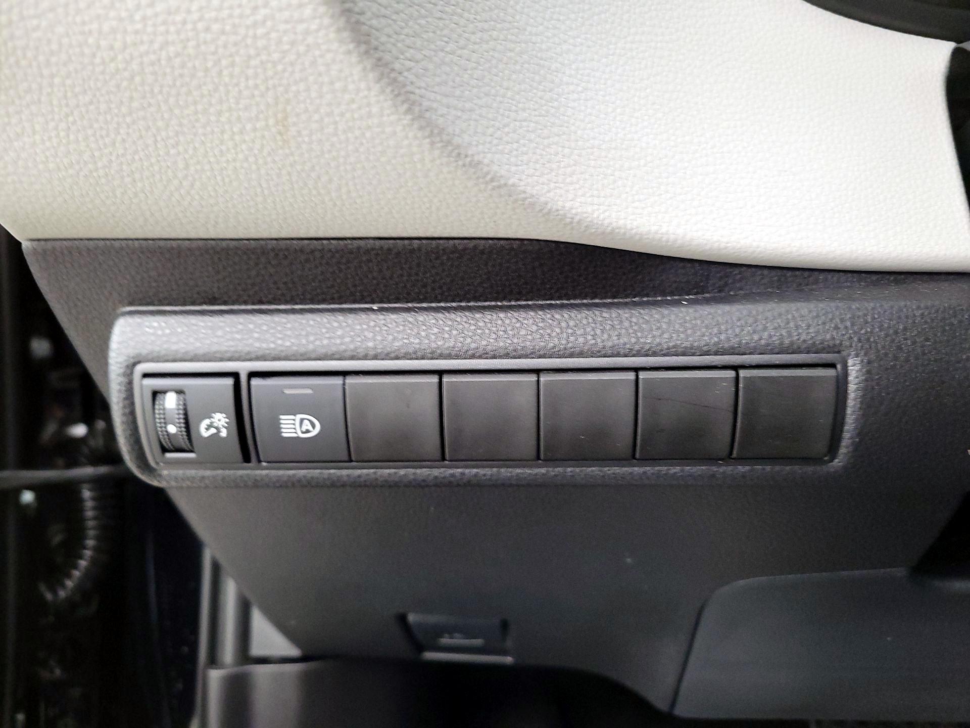 Thumbnail: 2025 Toyota Corolla - 13