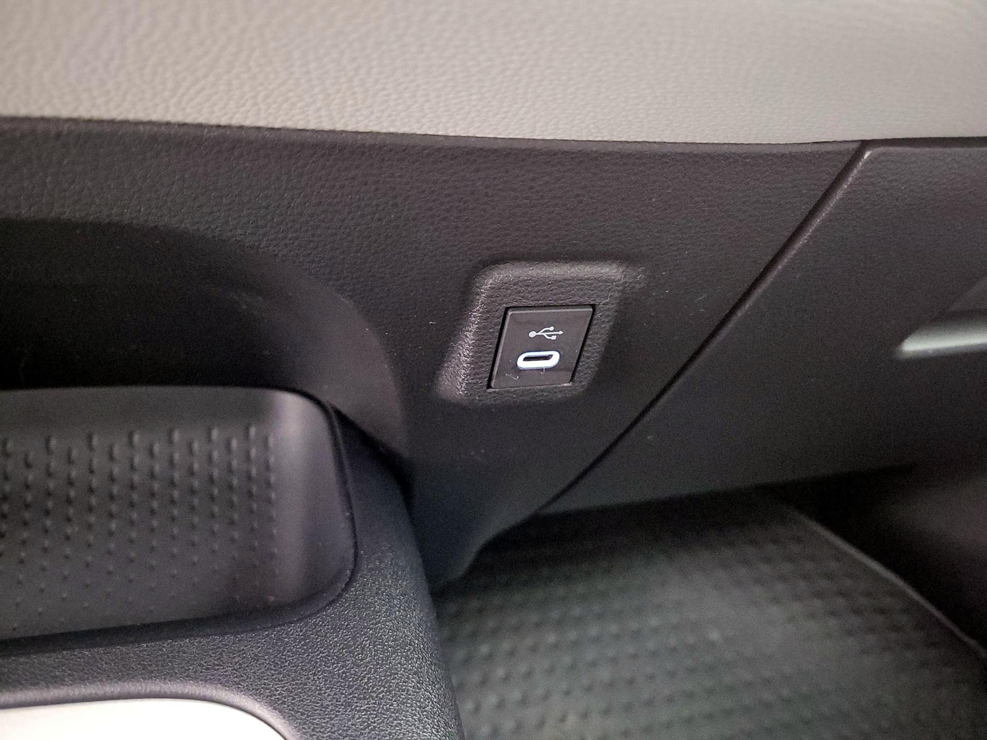 Thumbnail: 2025 Toyota Corolla - 18