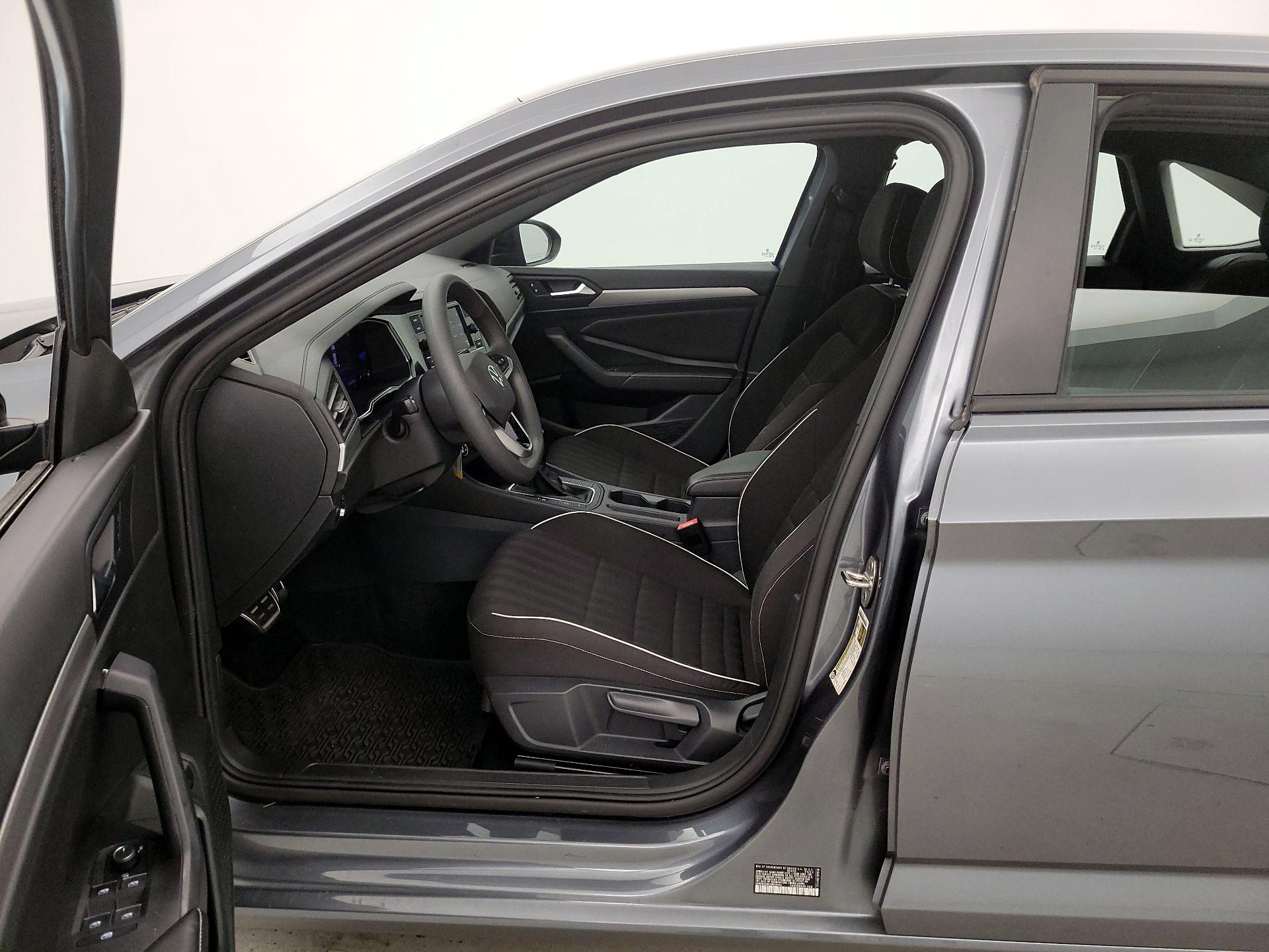 Thumbnail: 2023 Volkswagen Jetta - 11