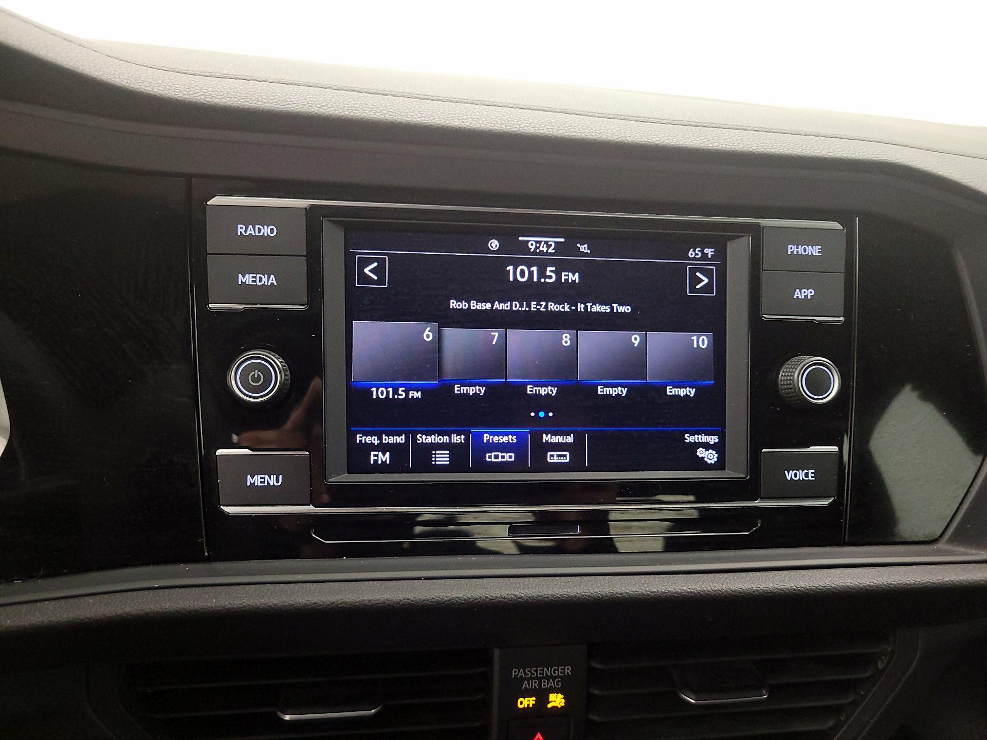 Thumbnail: 2023 Volkswagen Jetta - 14